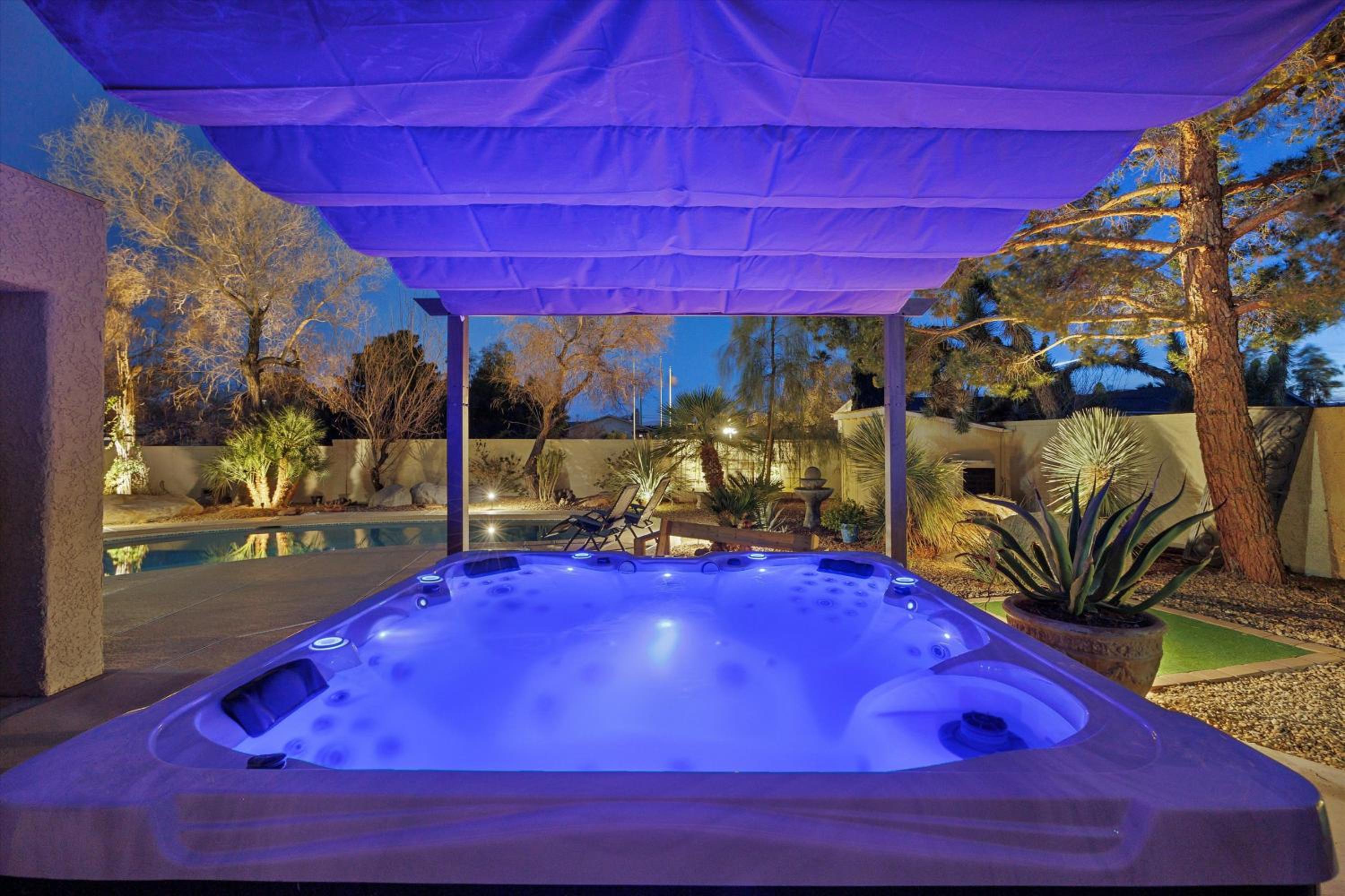 Ranch villa 1 level on half acre 8-min from Strip view 2