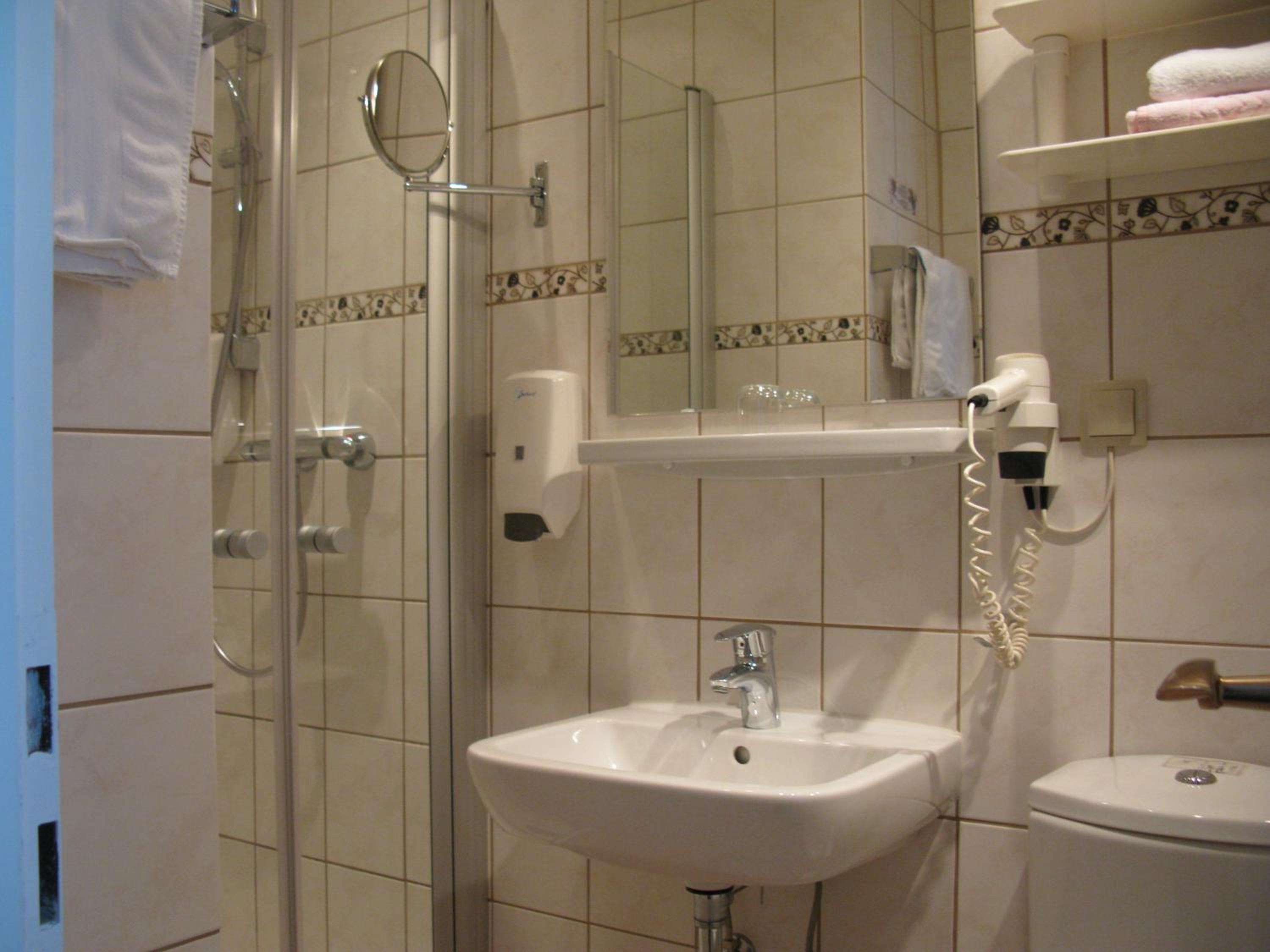 Hannover Vacations - Hotel Waldersee - Property Image 12