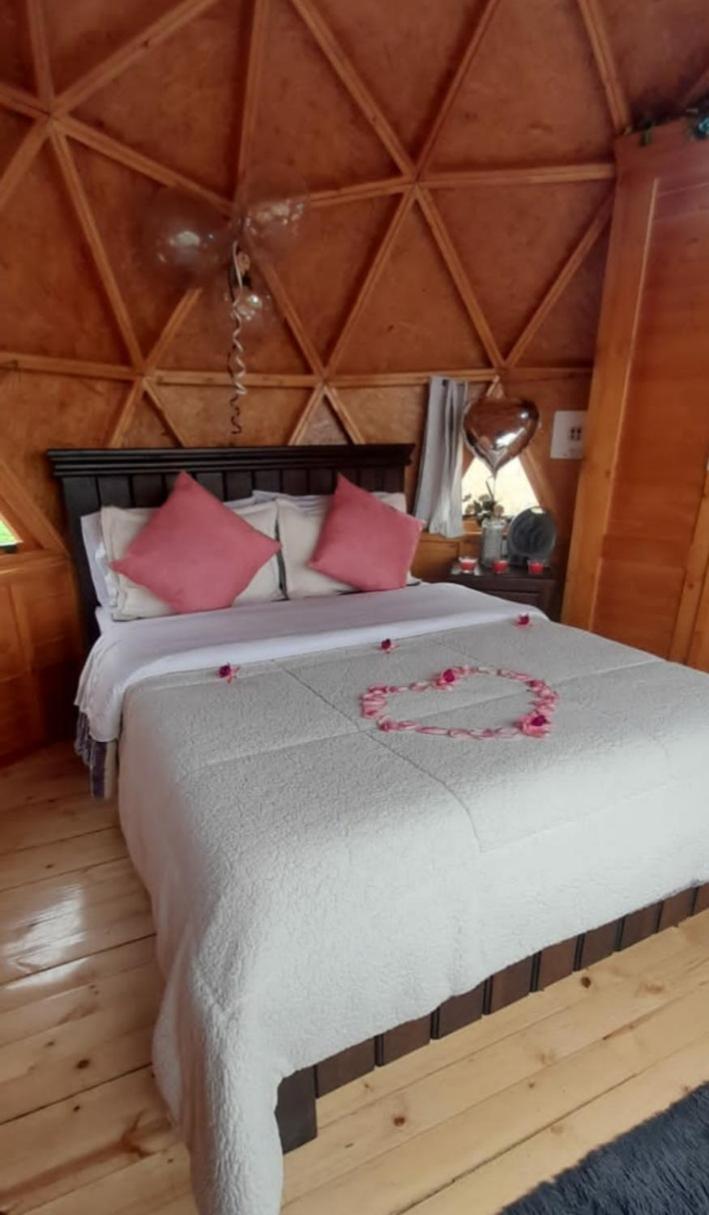 Glamping y Cabañas el Encanto- los novios view 3