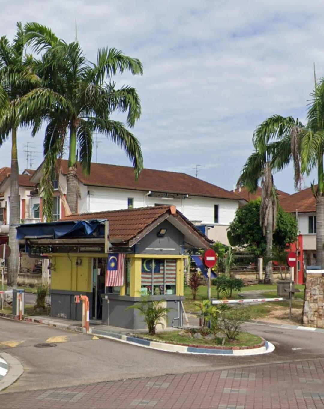 JB Austin Perdana Homestay@Simple Comfy For 11pax