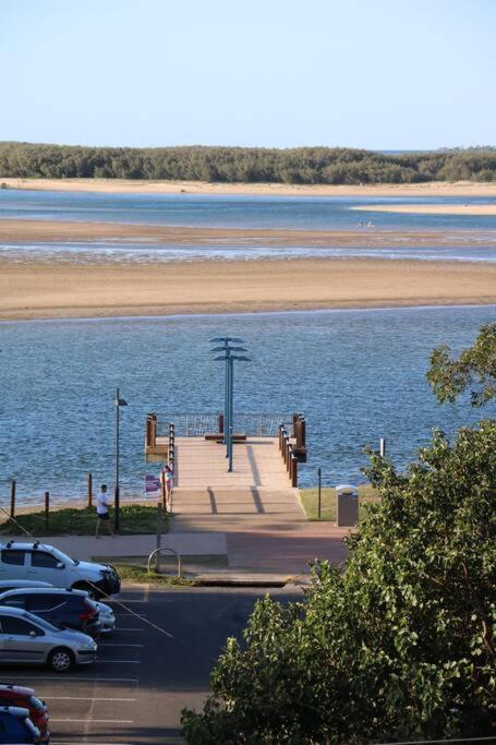 Family Friendly 3 Bedroom - River Views - short walk to the Beach
