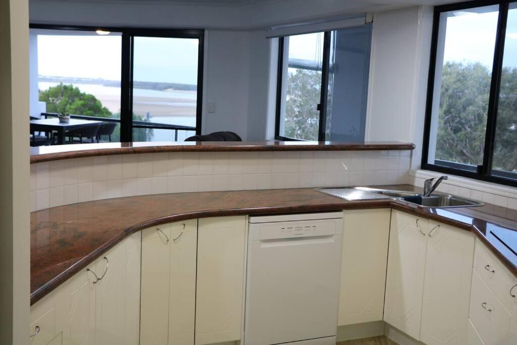 Family Friendly 3 Bedroom - River Views - short walk to the Beach