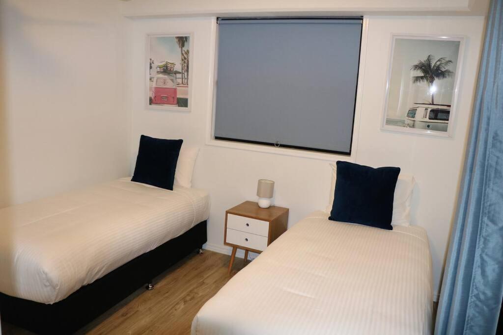 Family Friendly 3 Bedroom - River Views - short walk to the Beach