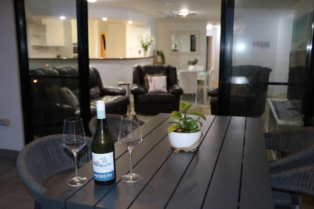 Family Friendly 3 Bedroom - River Views - short walk to the Beach