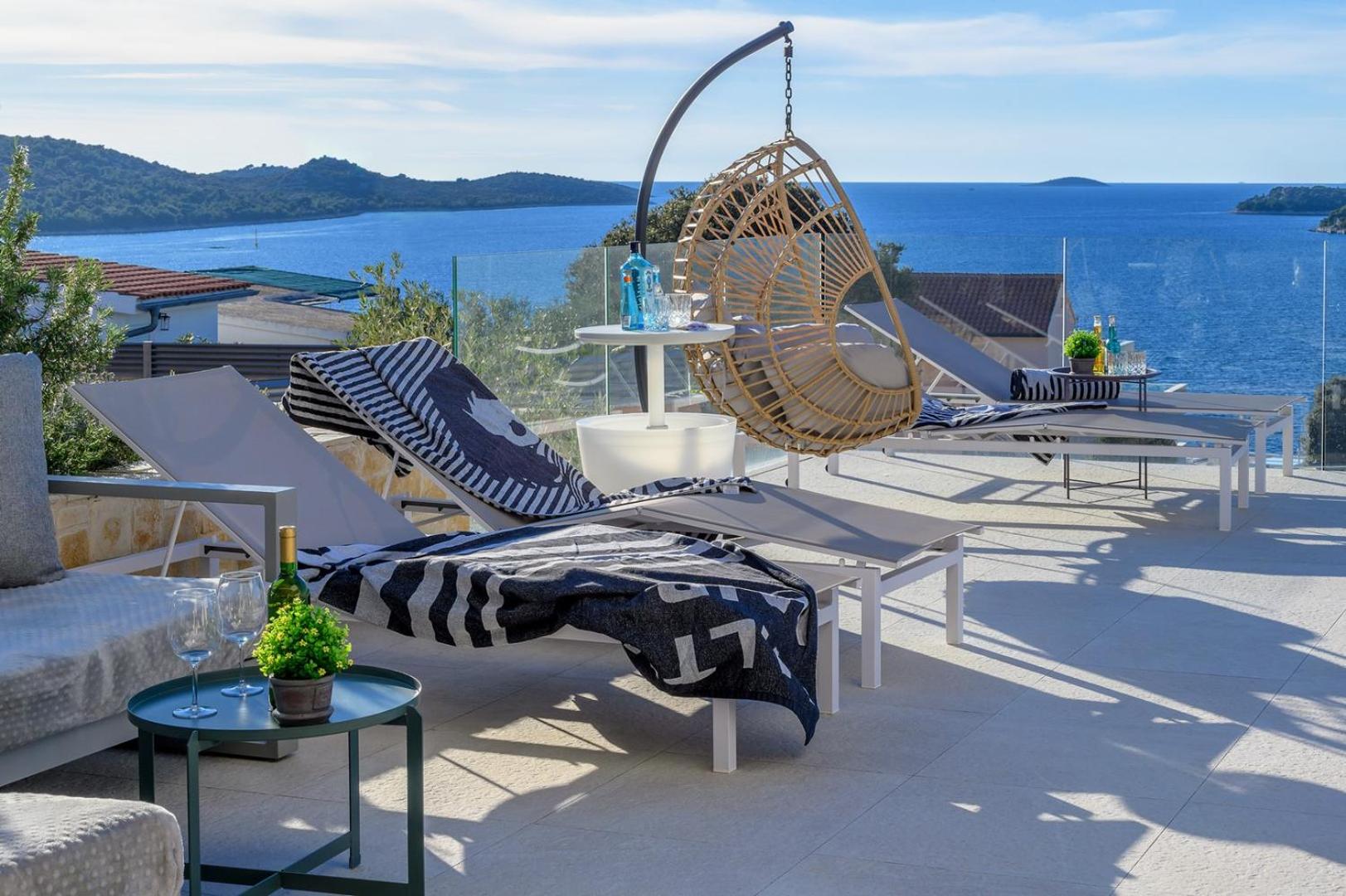 Villa Seven Seas with heated pool and jacuzzi by the sea view 5