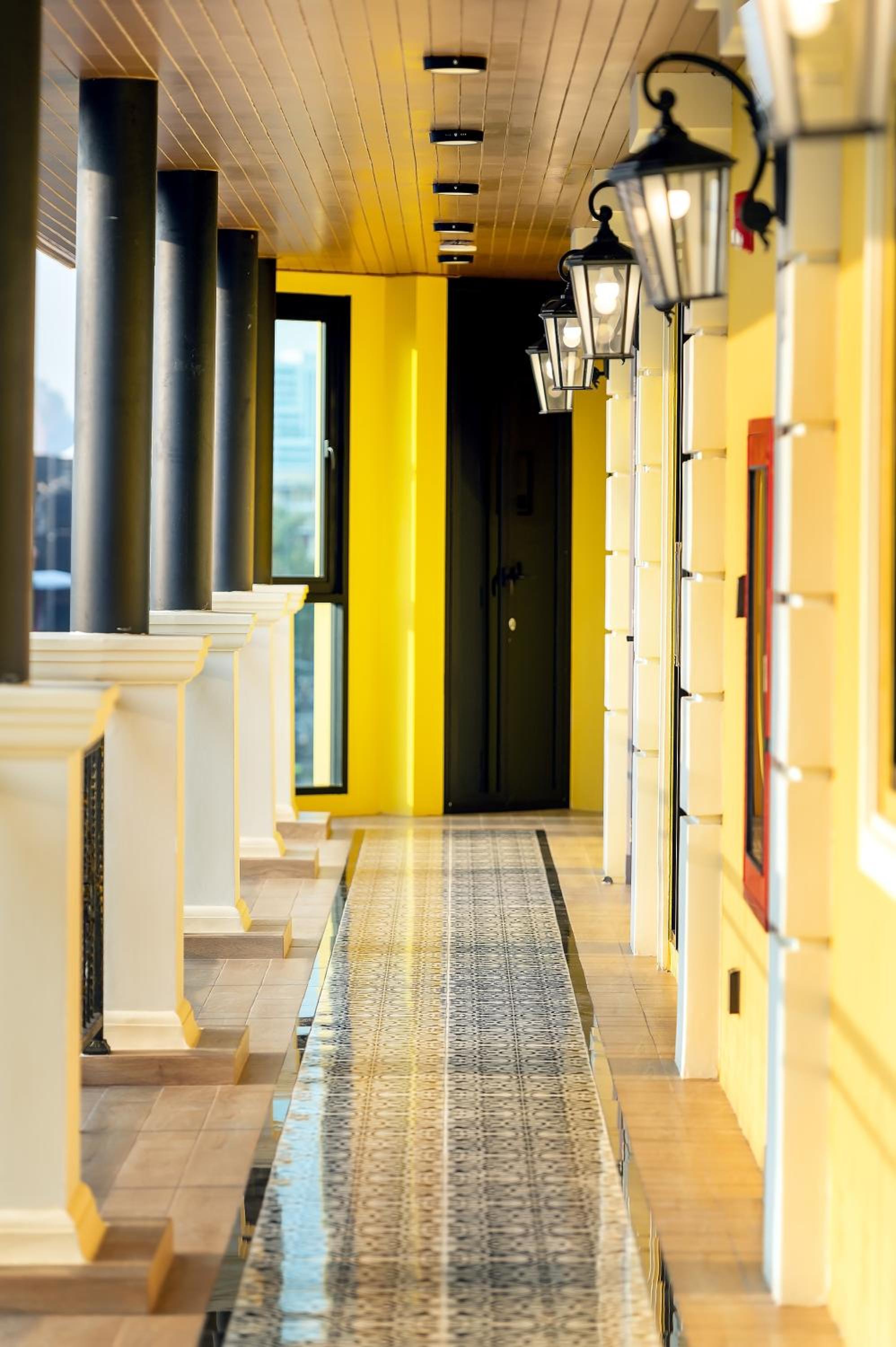 Phra Nakhon Poshtel