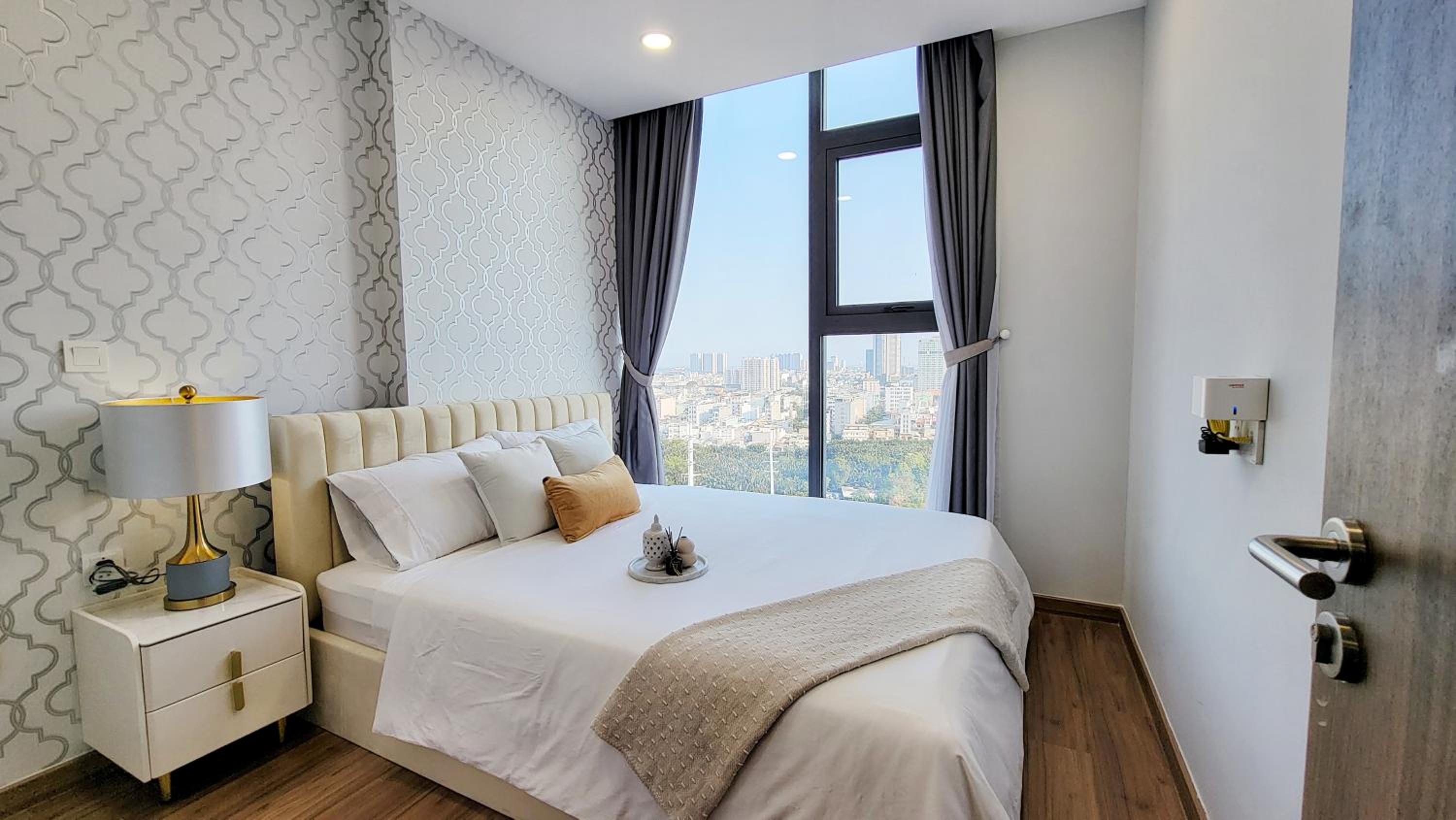 Luxury 2BR Condo in District 7