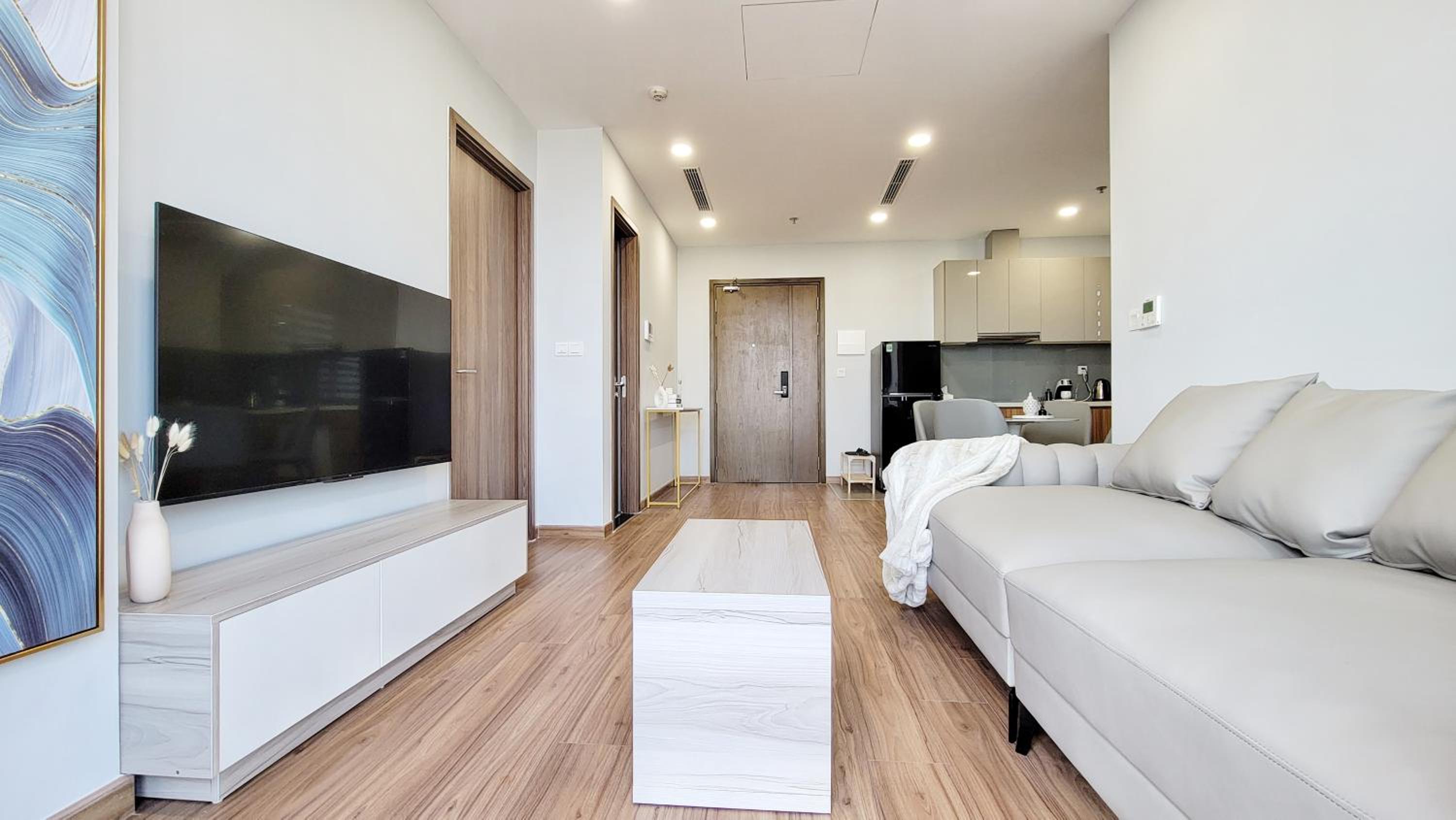 Luxury 2BR Condo in District 7