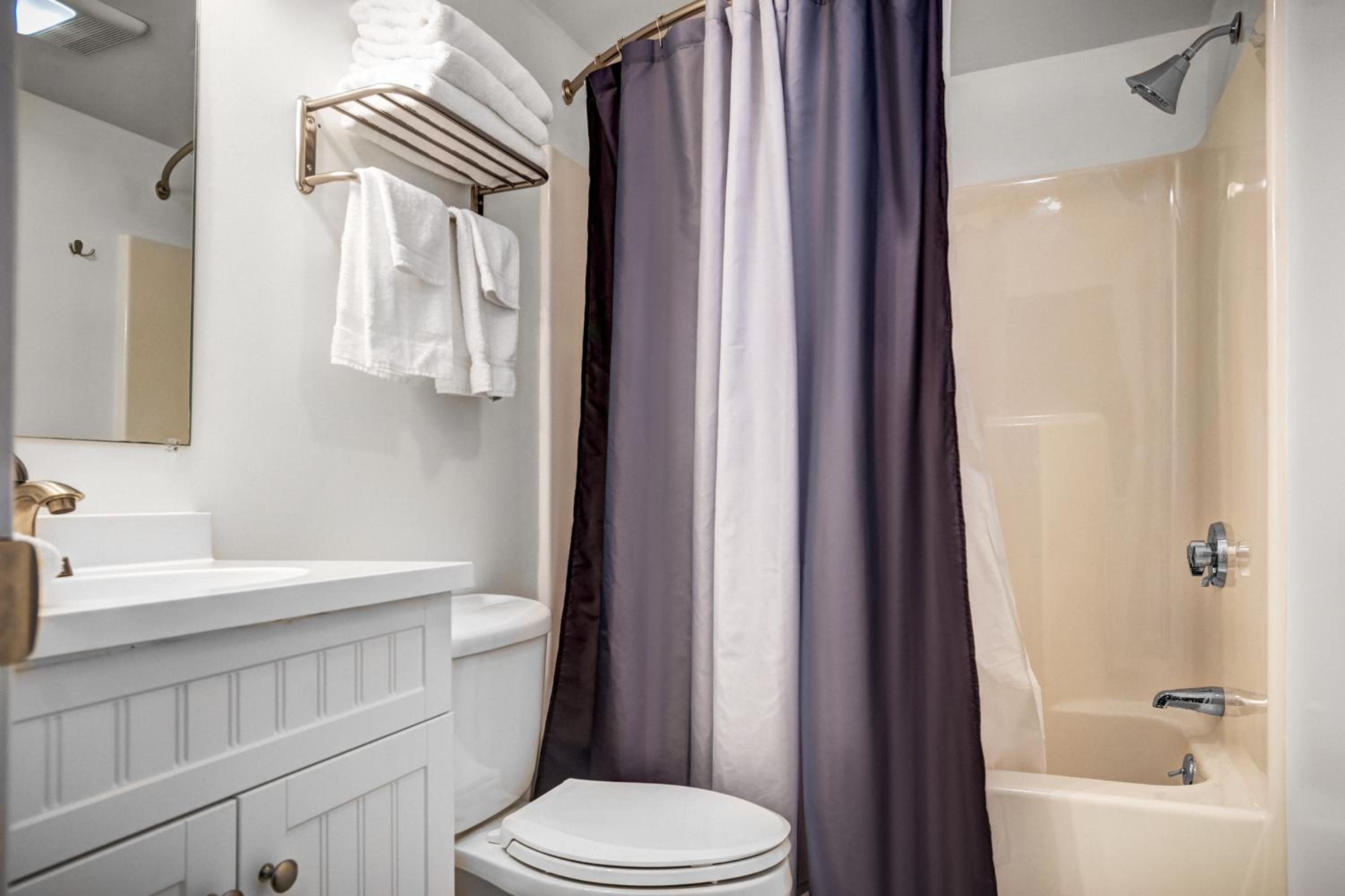 Kittery Inn  Suites - Property Image 3