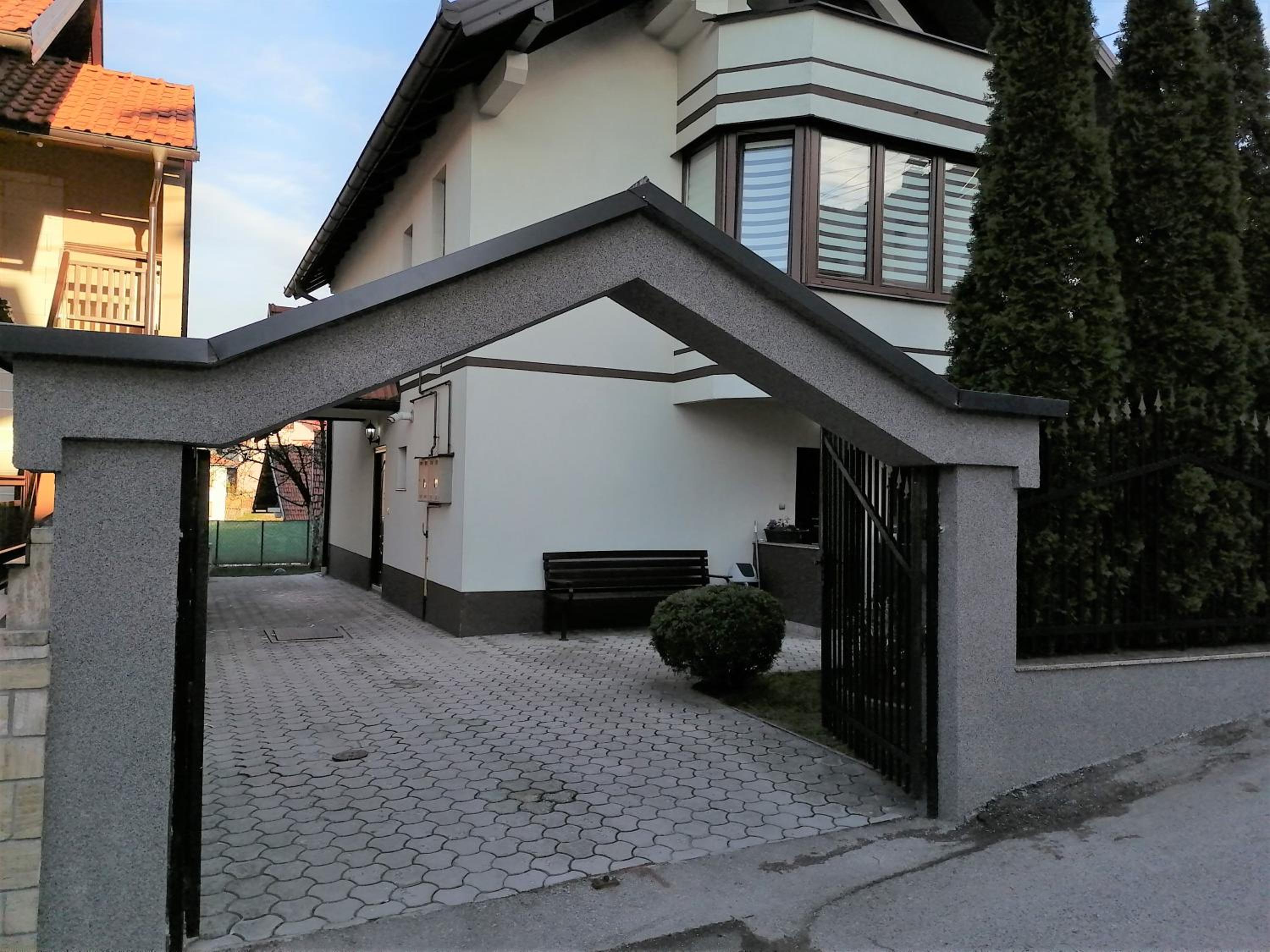 Silver Apartment
