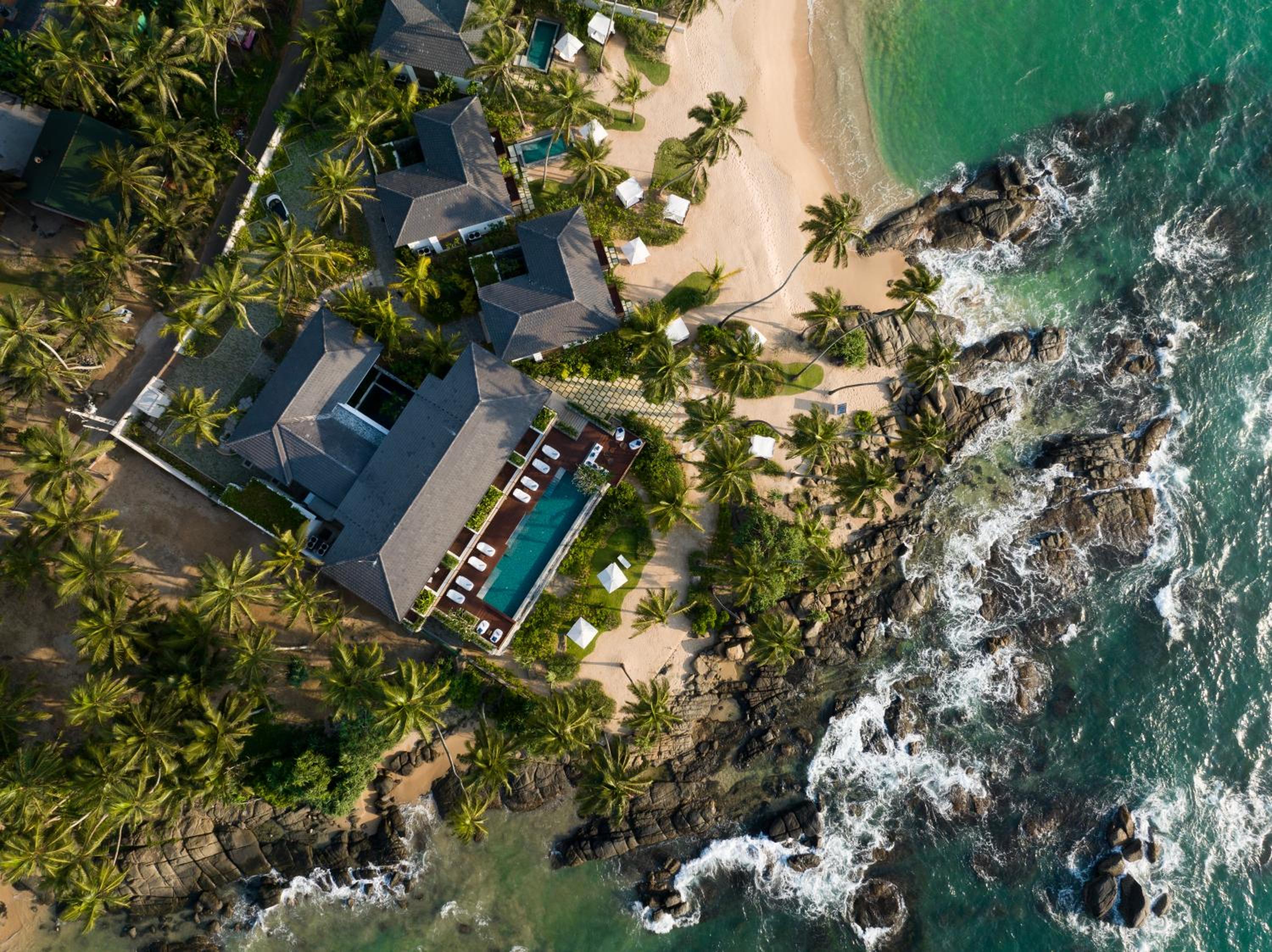 Hotel Ahu Bay - Image 1