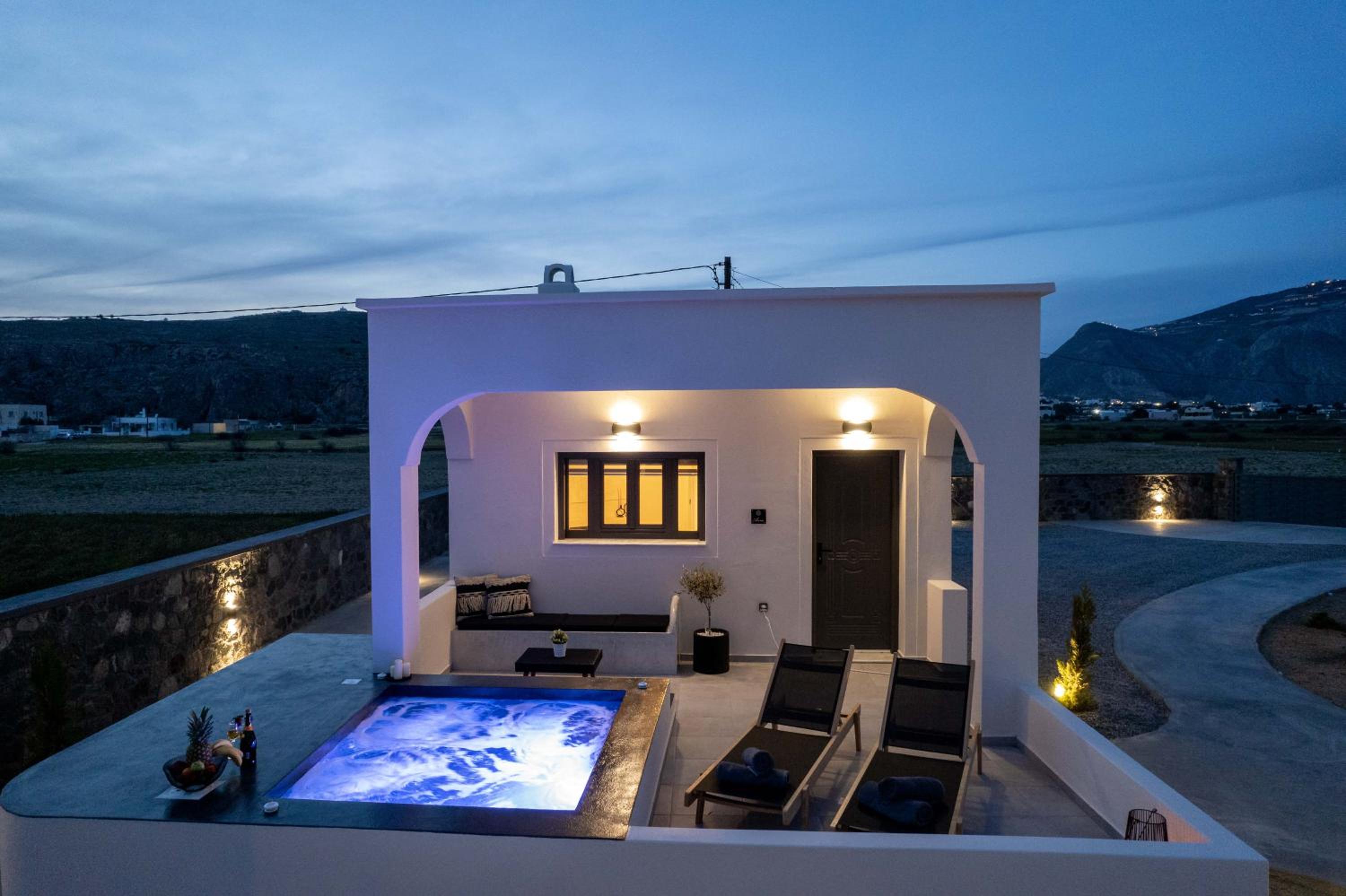 Almira Luxury Suites
