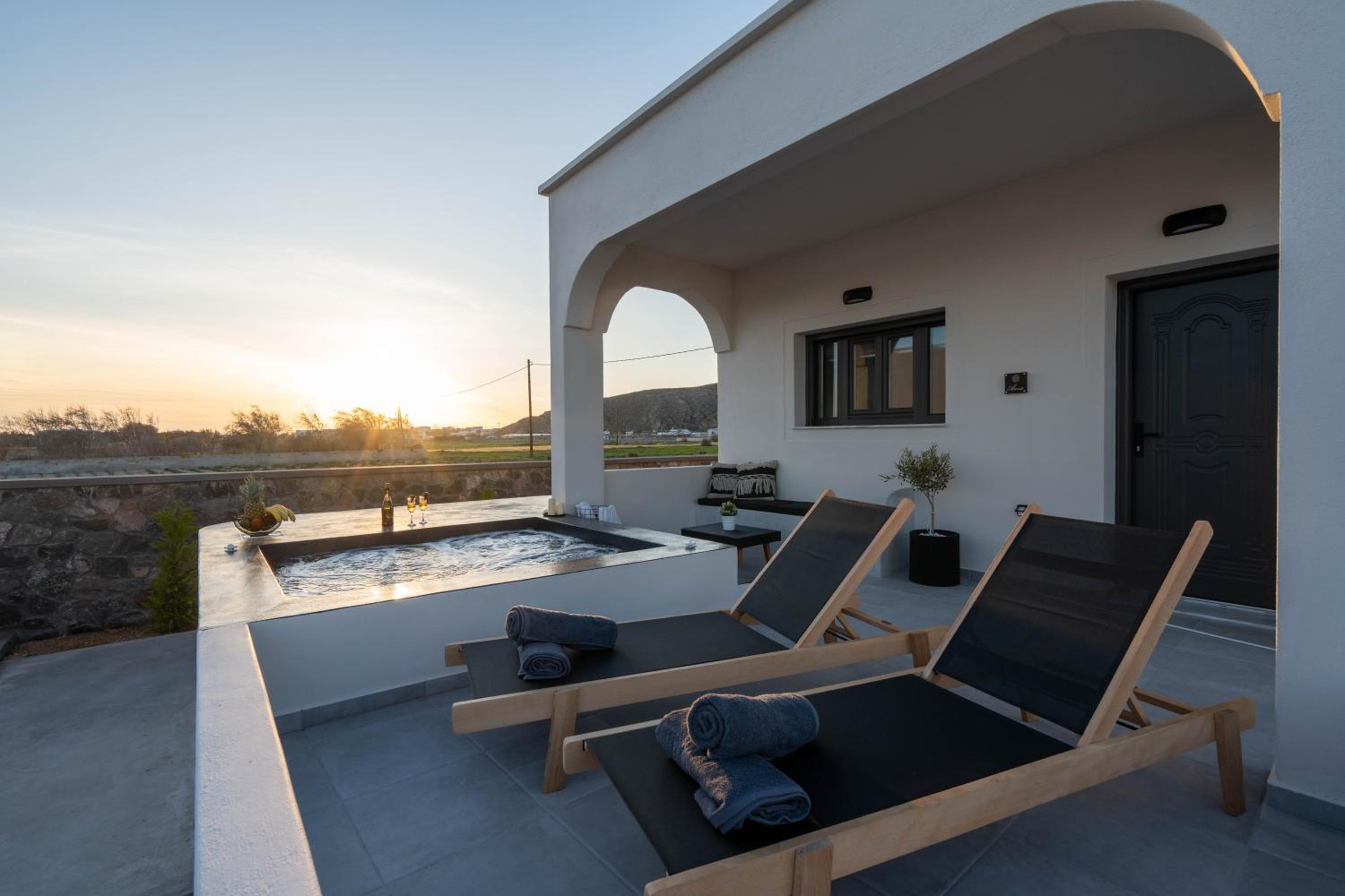 Almira Luxury Suites
