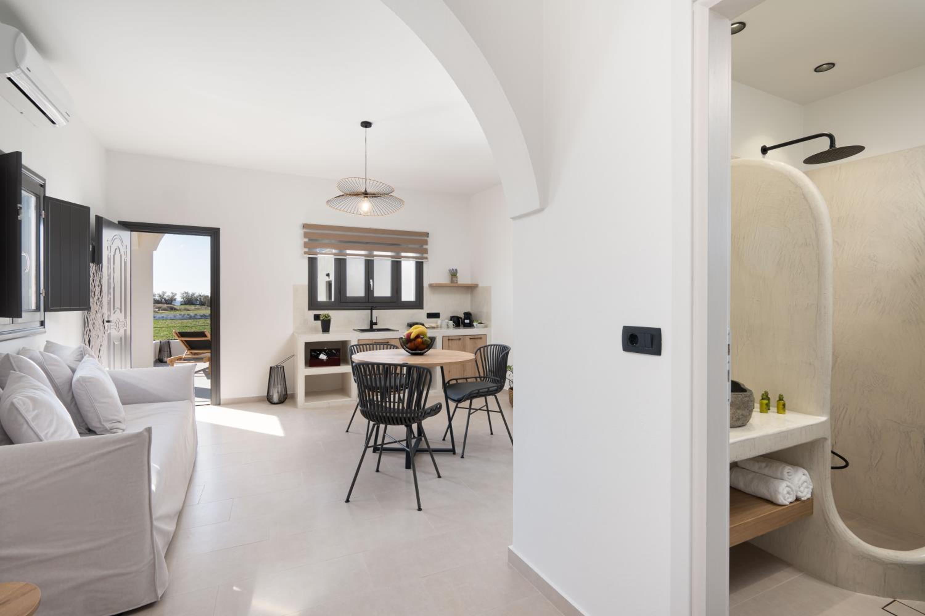 Almira Luxury Suites