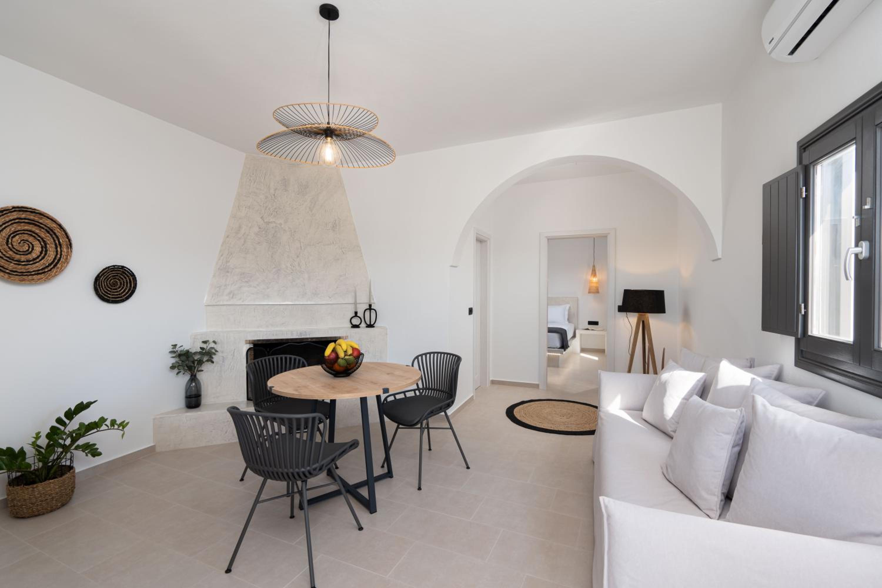 Almira Luxury Suites