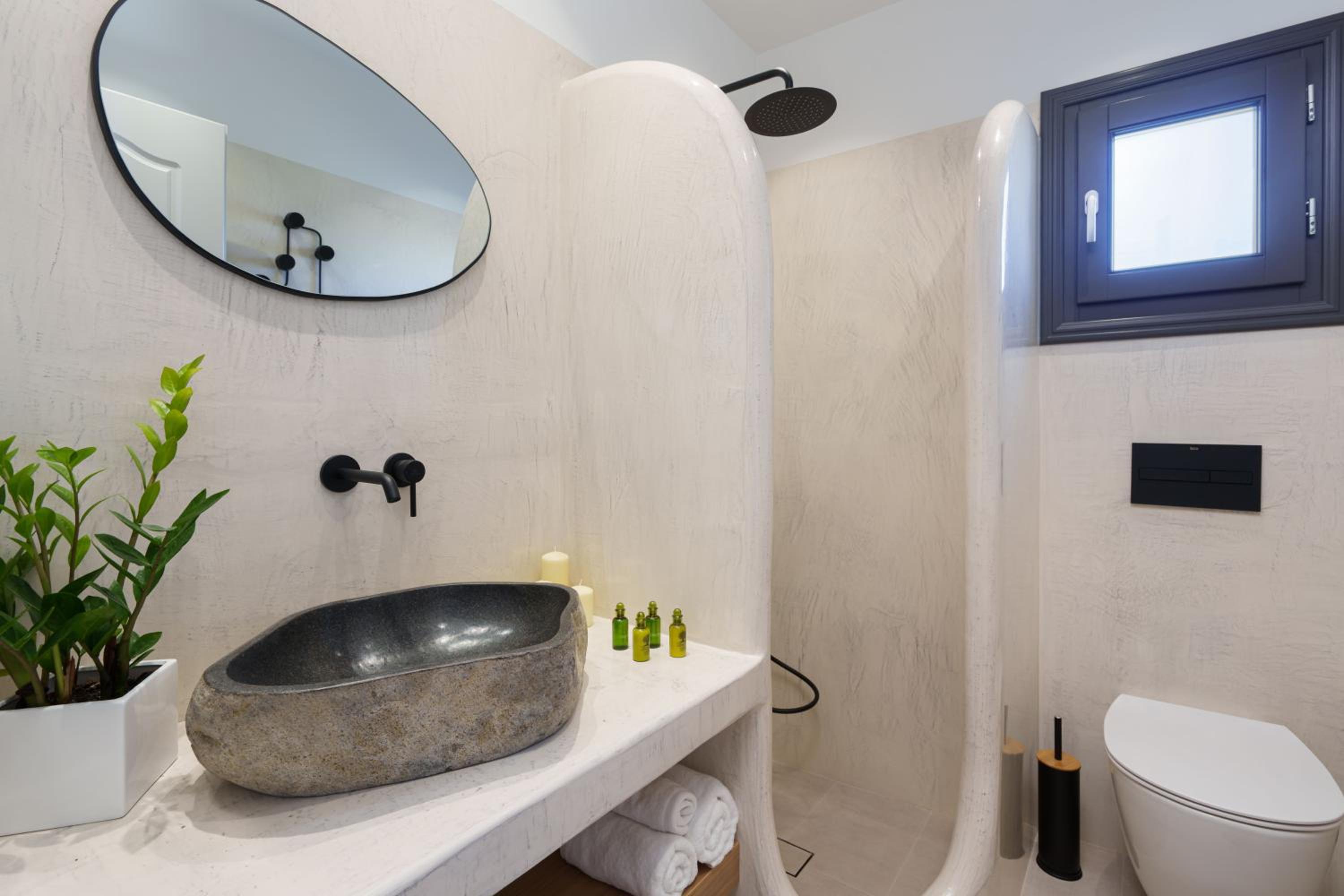 Almira Luxury Suites