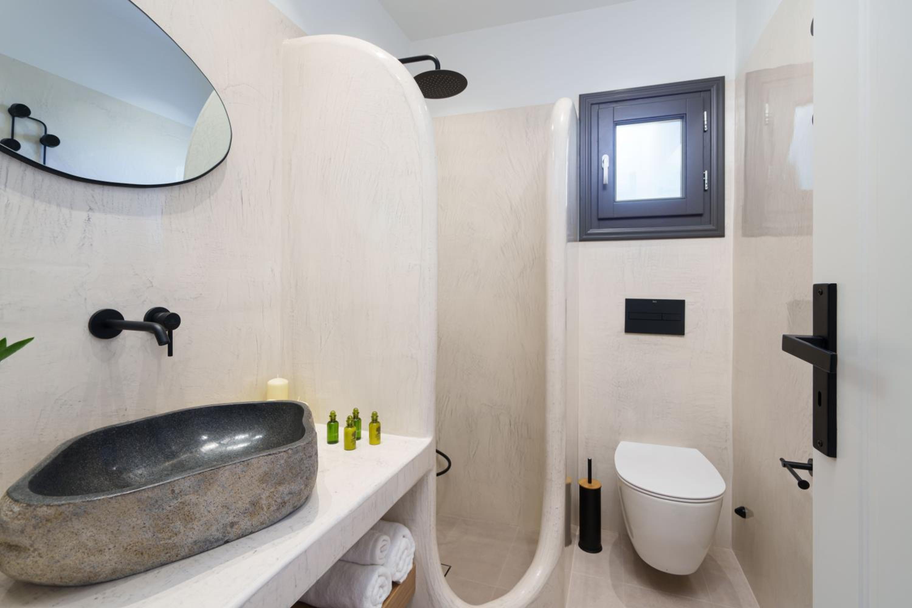 Almira Luxury Suites