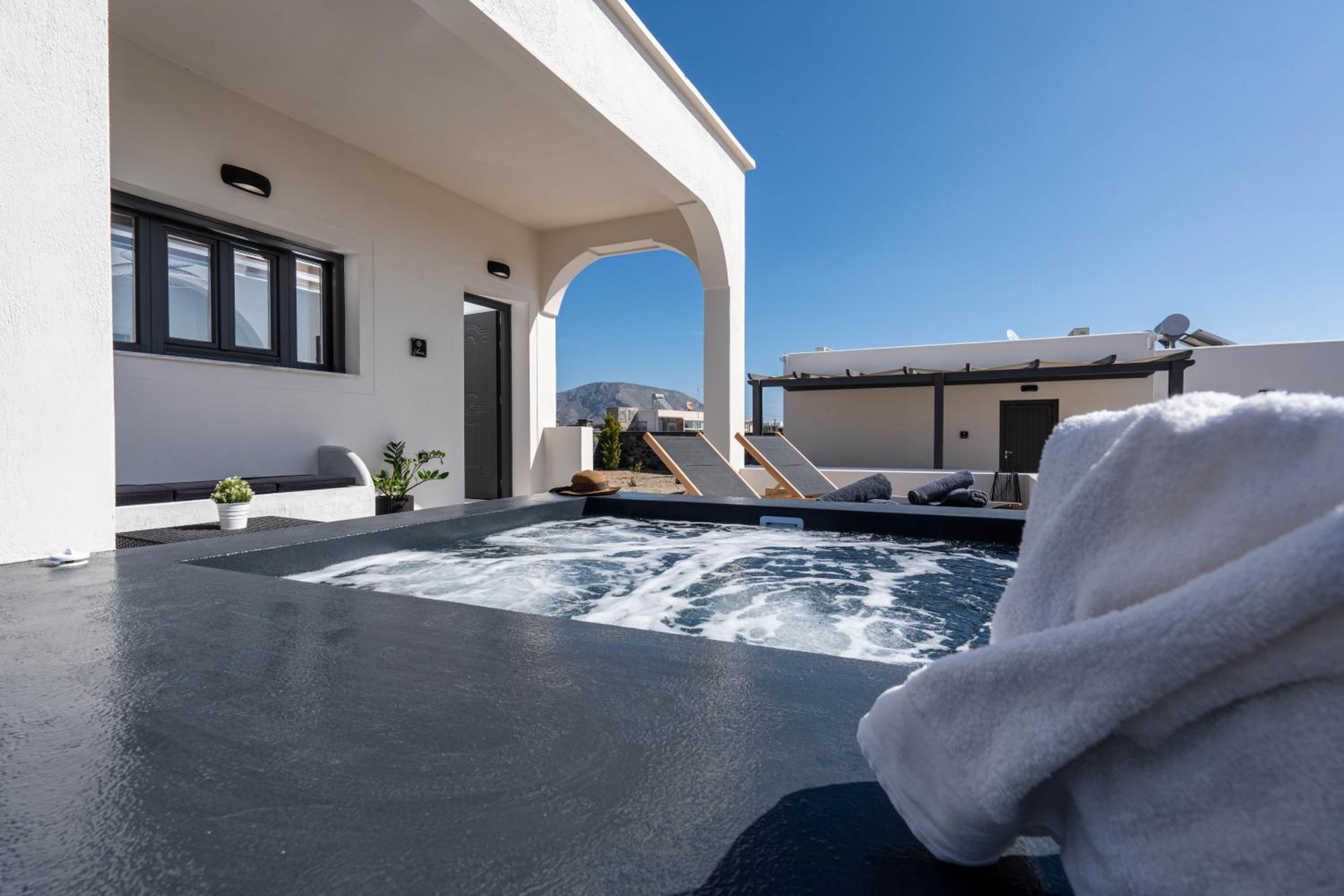 Almira Luxury Suites