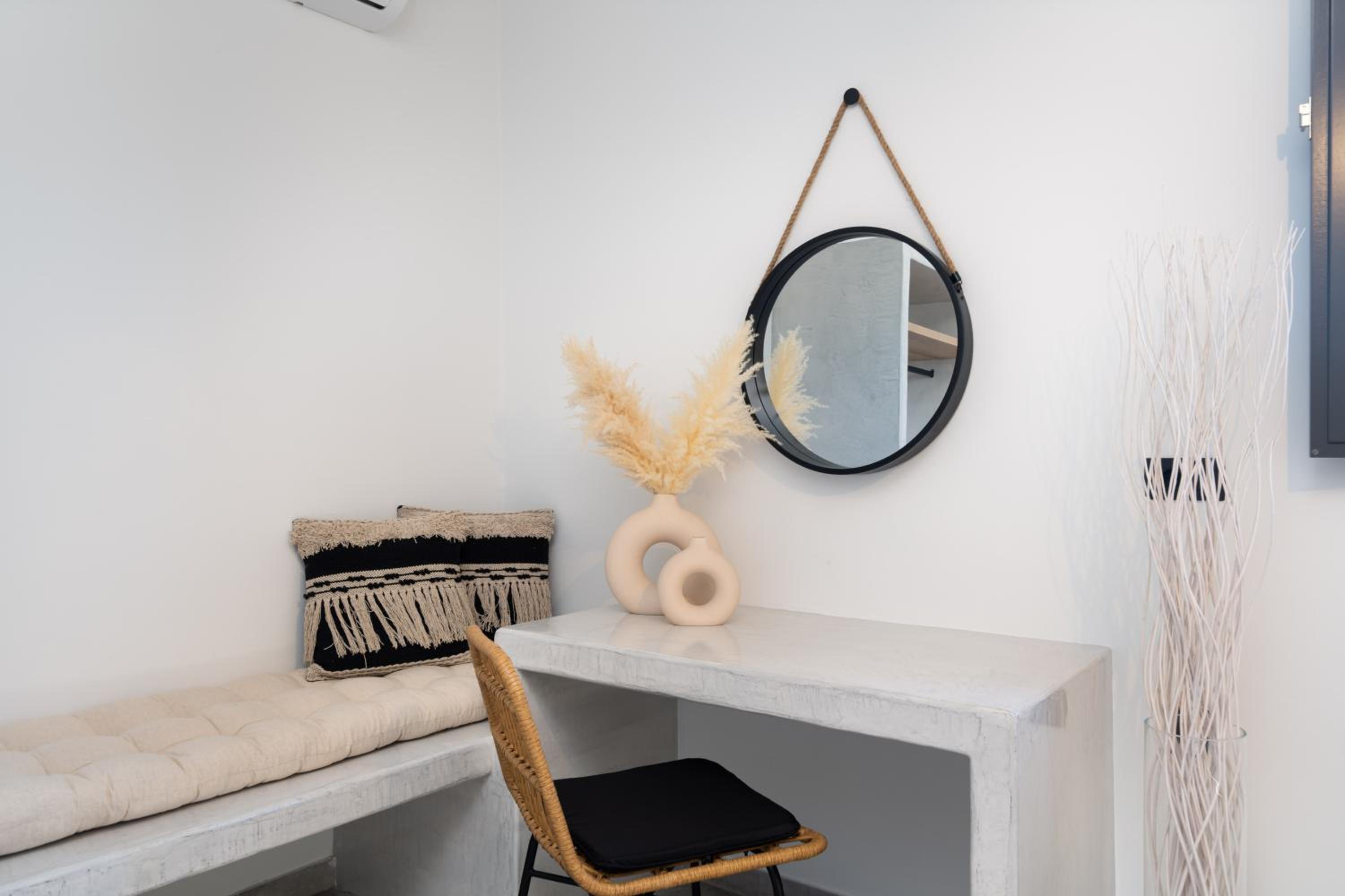 Almira Luxury Suites
