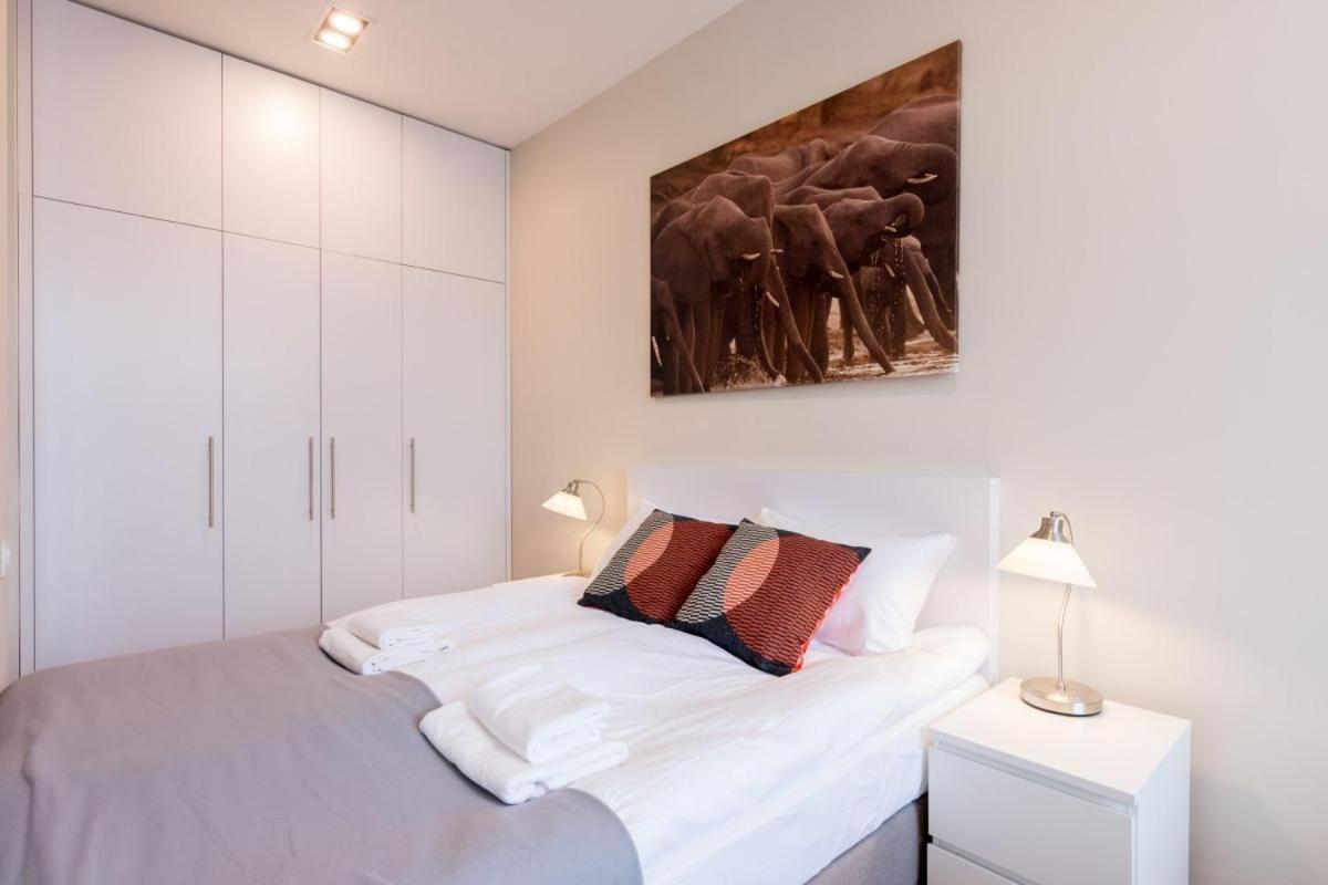 Luxury Apartments Nearto Main Square - Image 3