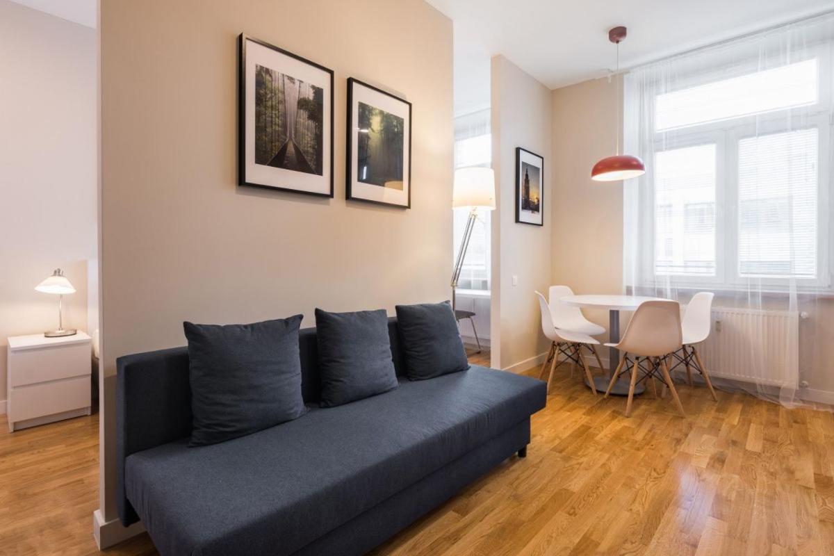 Luxury Apartments Nearto Main Square - Image 2