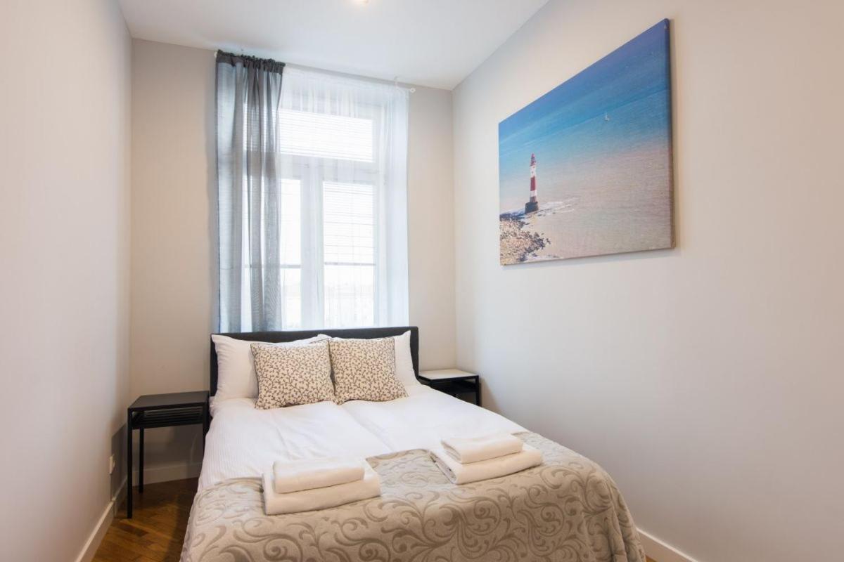 Luxury Apartments Nearto Main Square - Image 4