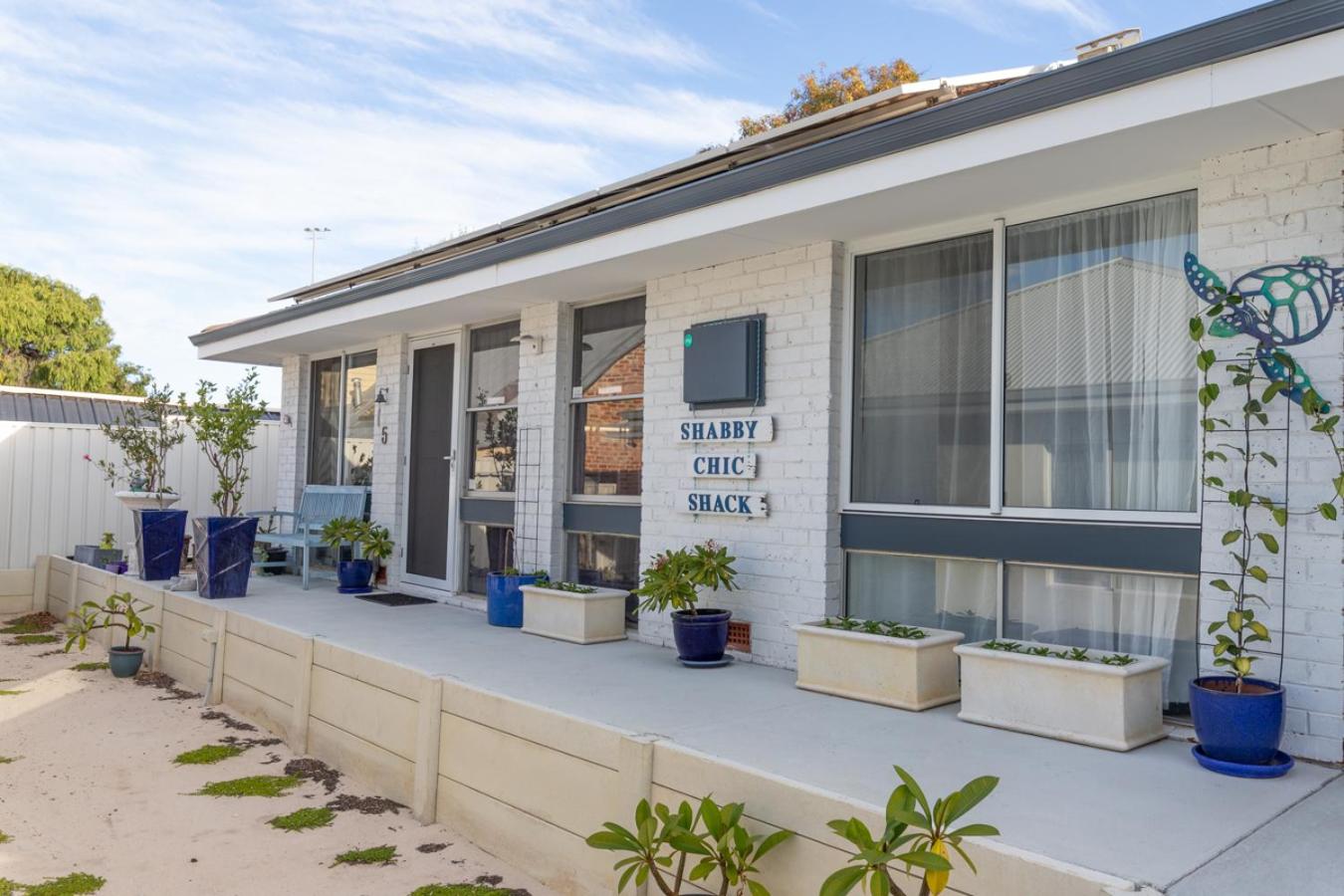 Shabby Chic Shack - 2 bedroom Beach Cottage