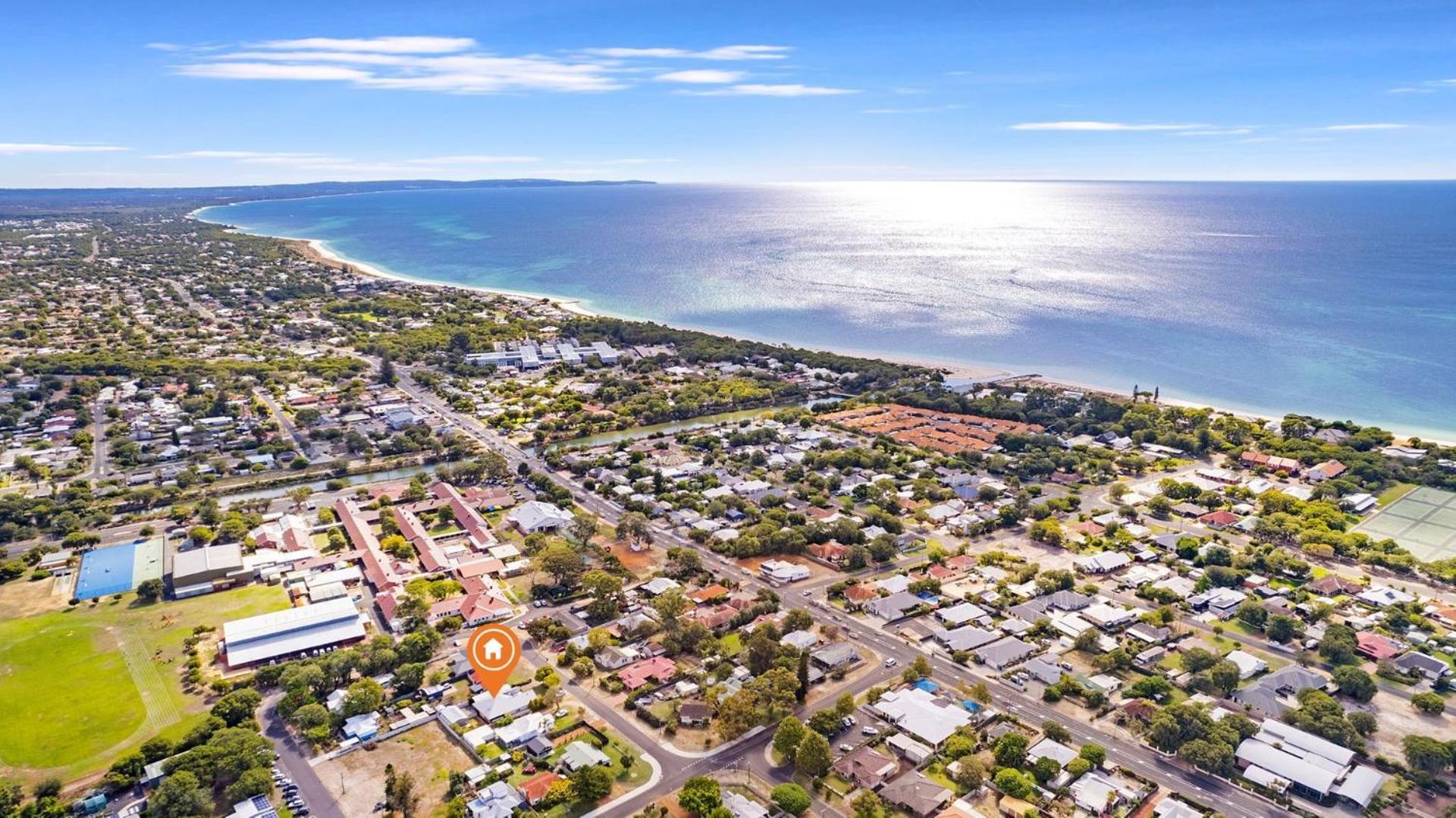 Swell Times Holiday Home Busselton