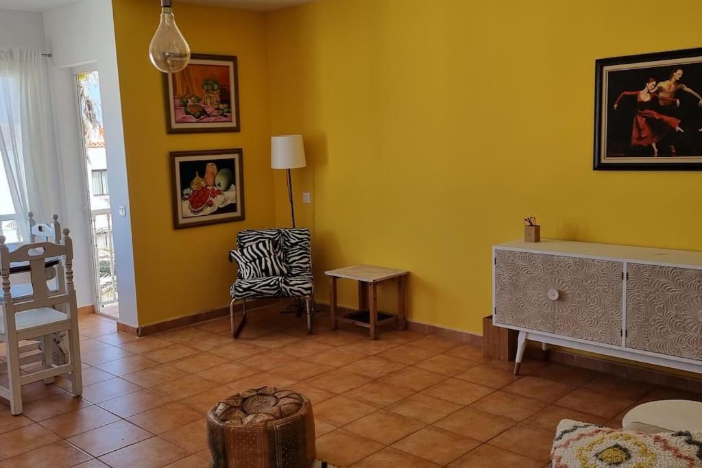 Gilda: beautiful spacious apartment. Seaview from rooftop terrace