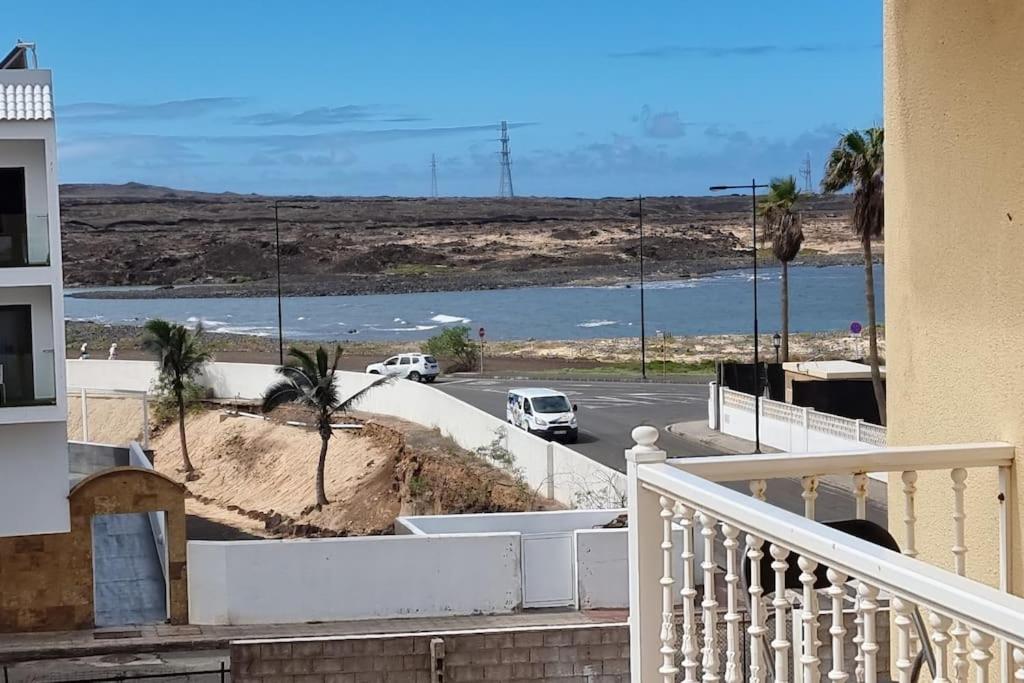 Gilda: beautiful spacious apartment. Seaview from rooftop terrace