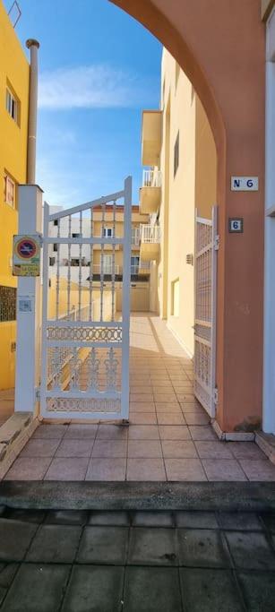 Gilda: beautiful spacious apartment. Seaview from rooftop terrace