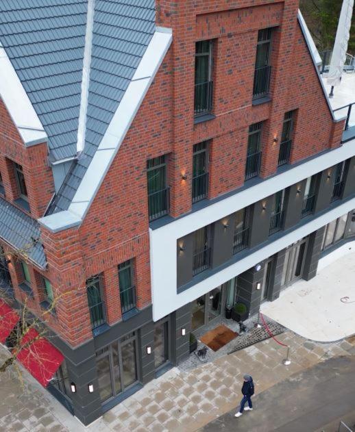 Hotel Clounys Hotel - Image 1