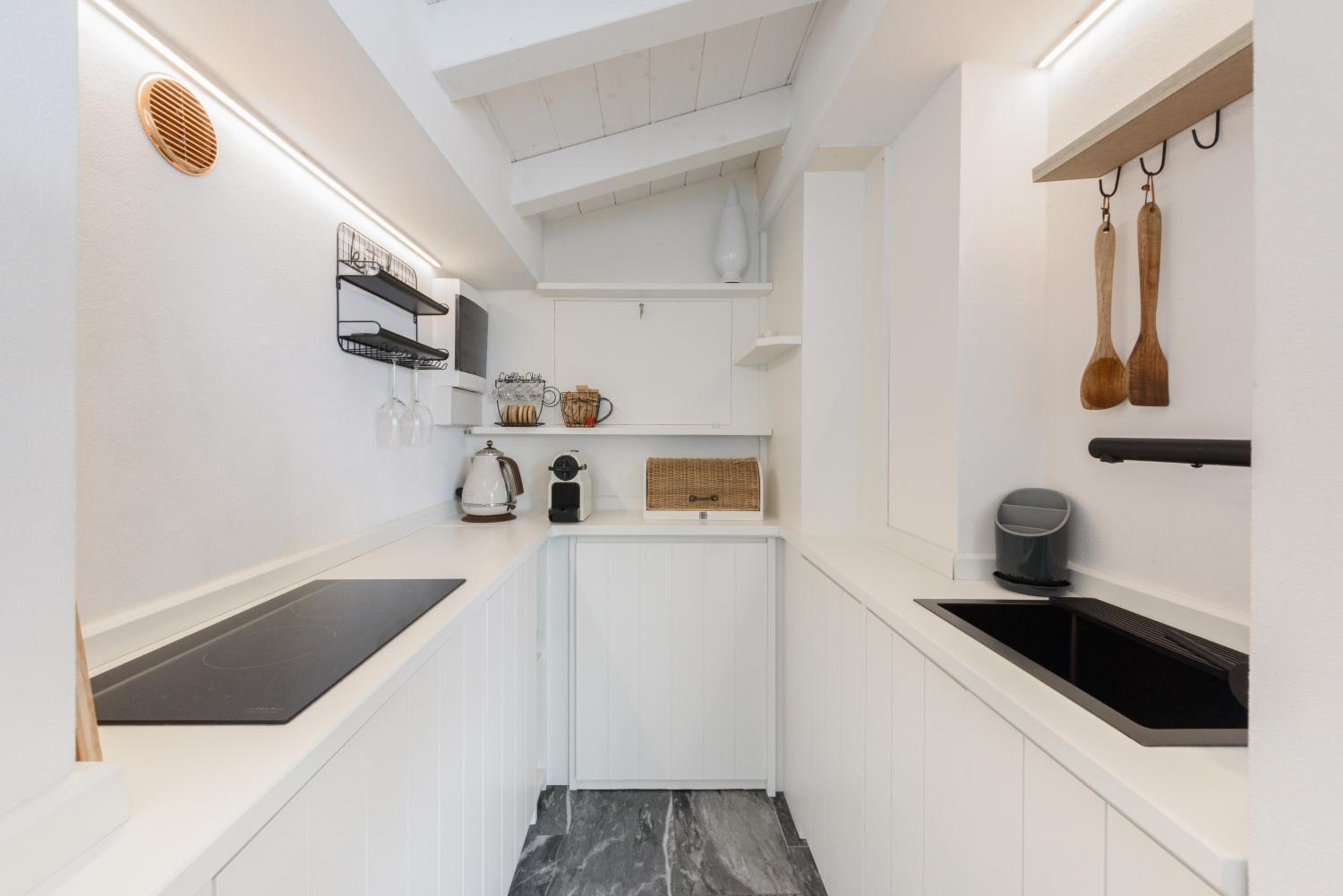 Restelli Suite by Mmega en Strettoia — kitchen