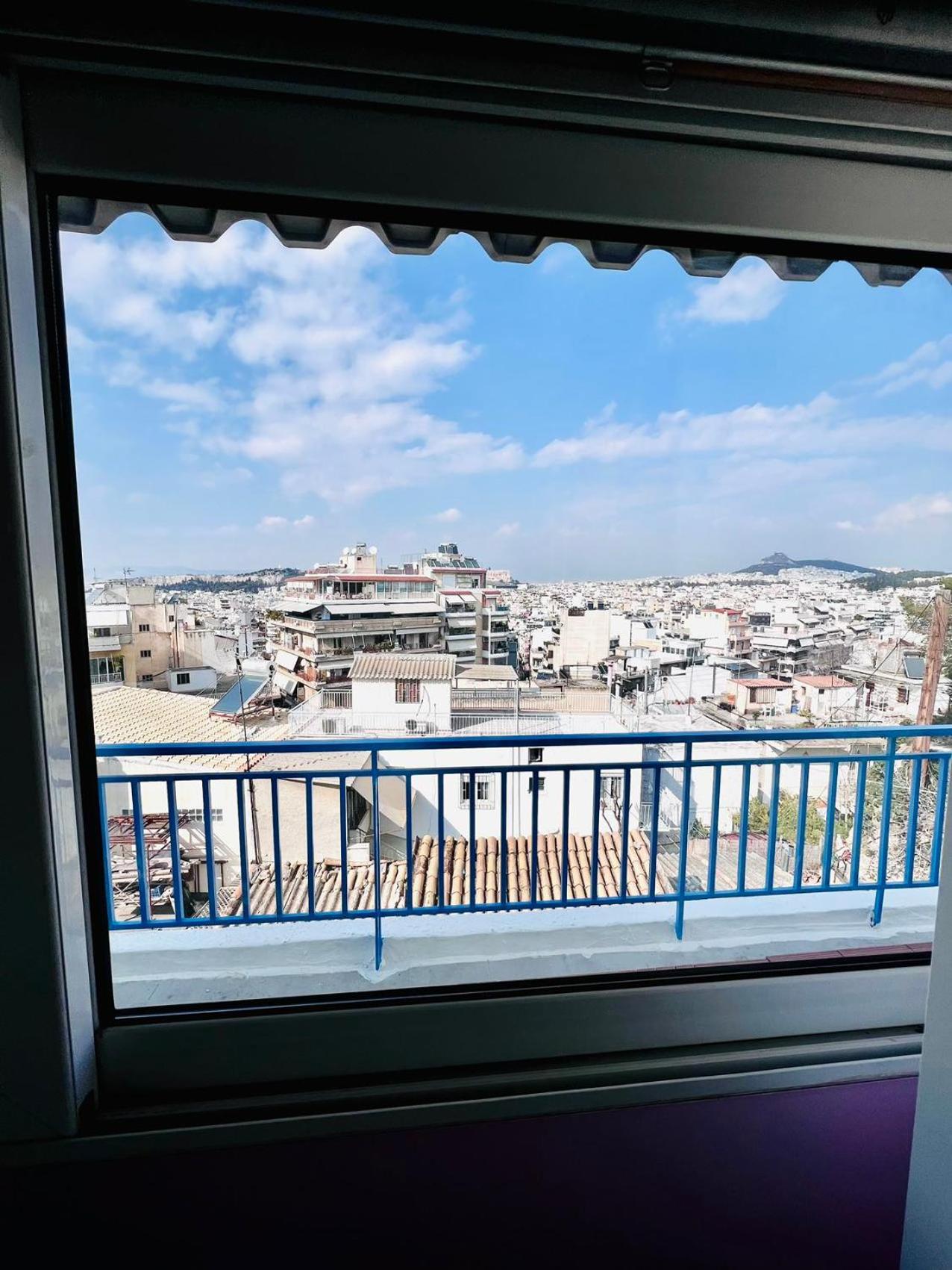 sky inn with wonderful Acropolis view in Neos kosmos