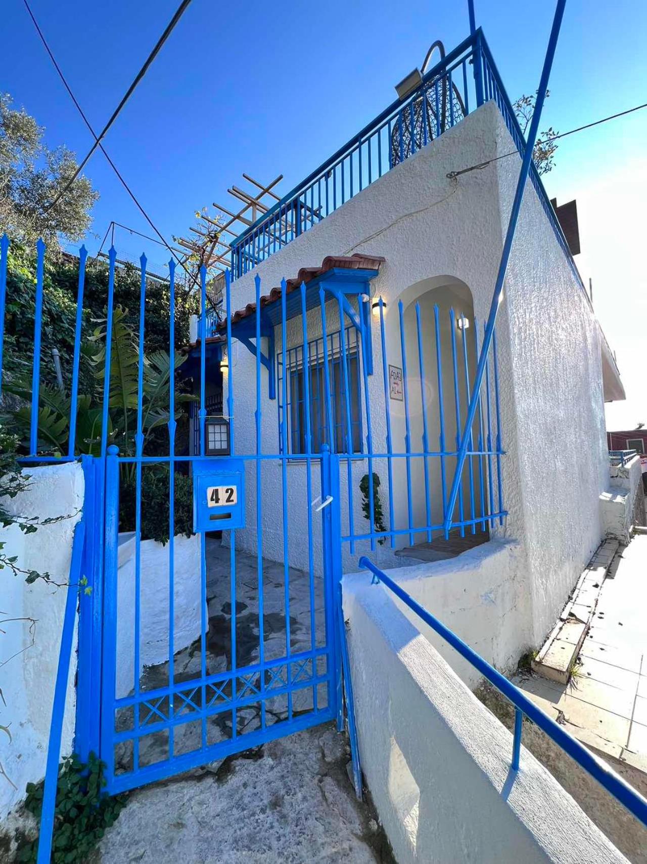 sky inn with wonderful Acropolis view in Neos kosmos