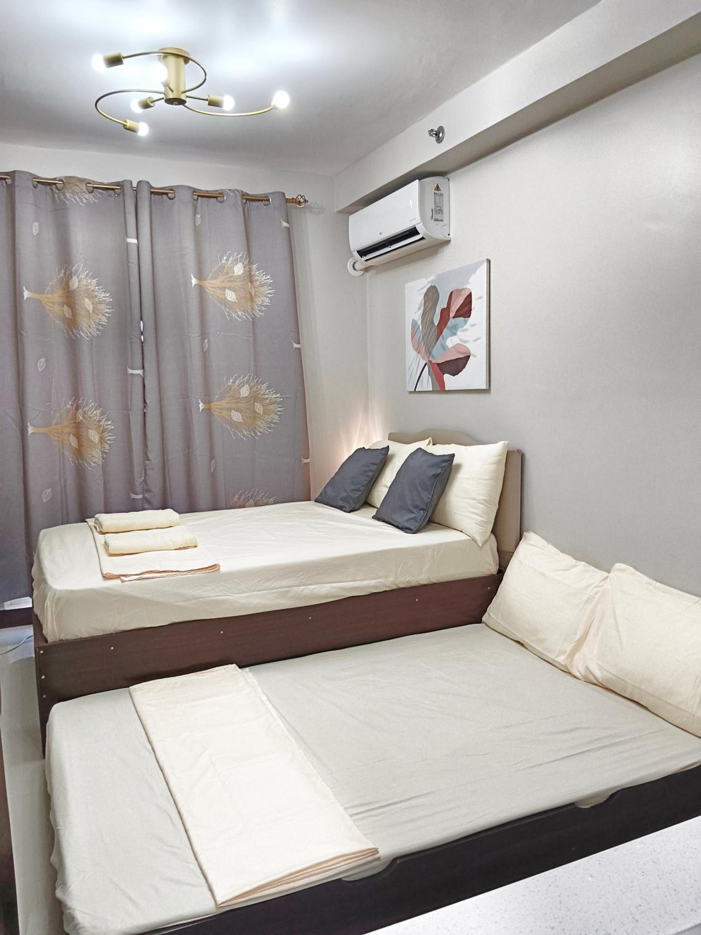 Your Suite Big Pools, CCLEX view, Netflix, Kitchen at Lapu Lapu, Mactan view 4