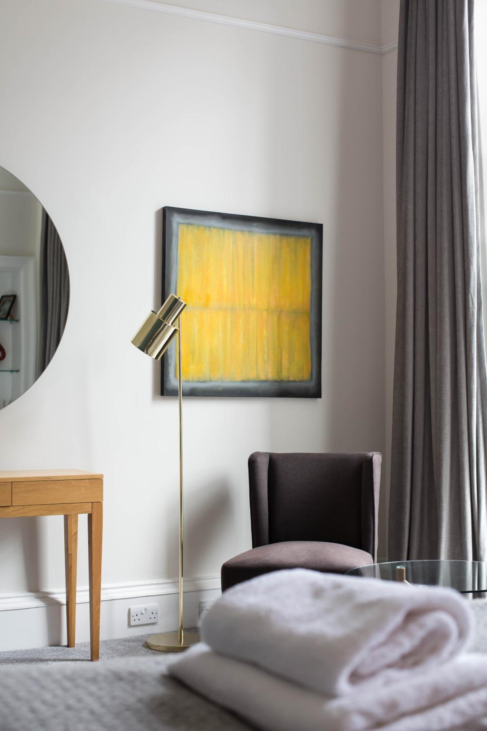 Magnificent Georgian 3-Bedroom Apartment in New Town
