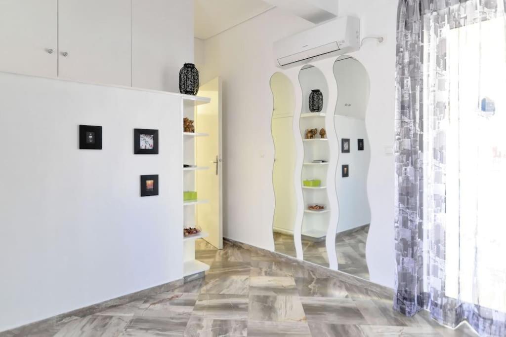 2 level apartment with terrace and Acropolis view
