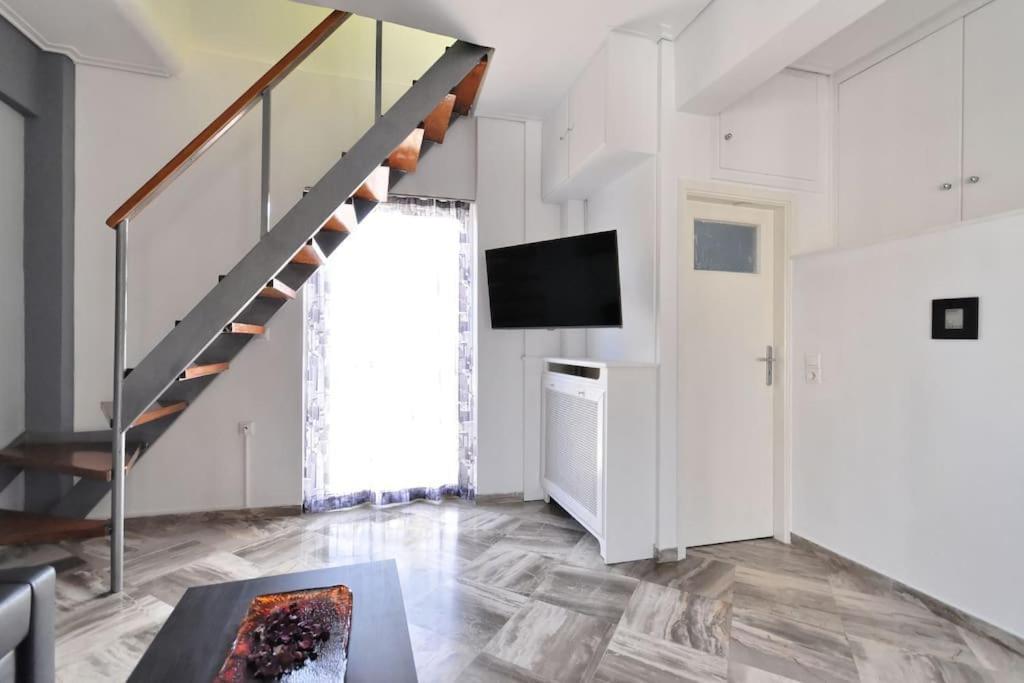 2 level apartment with terrace and Acropolis view