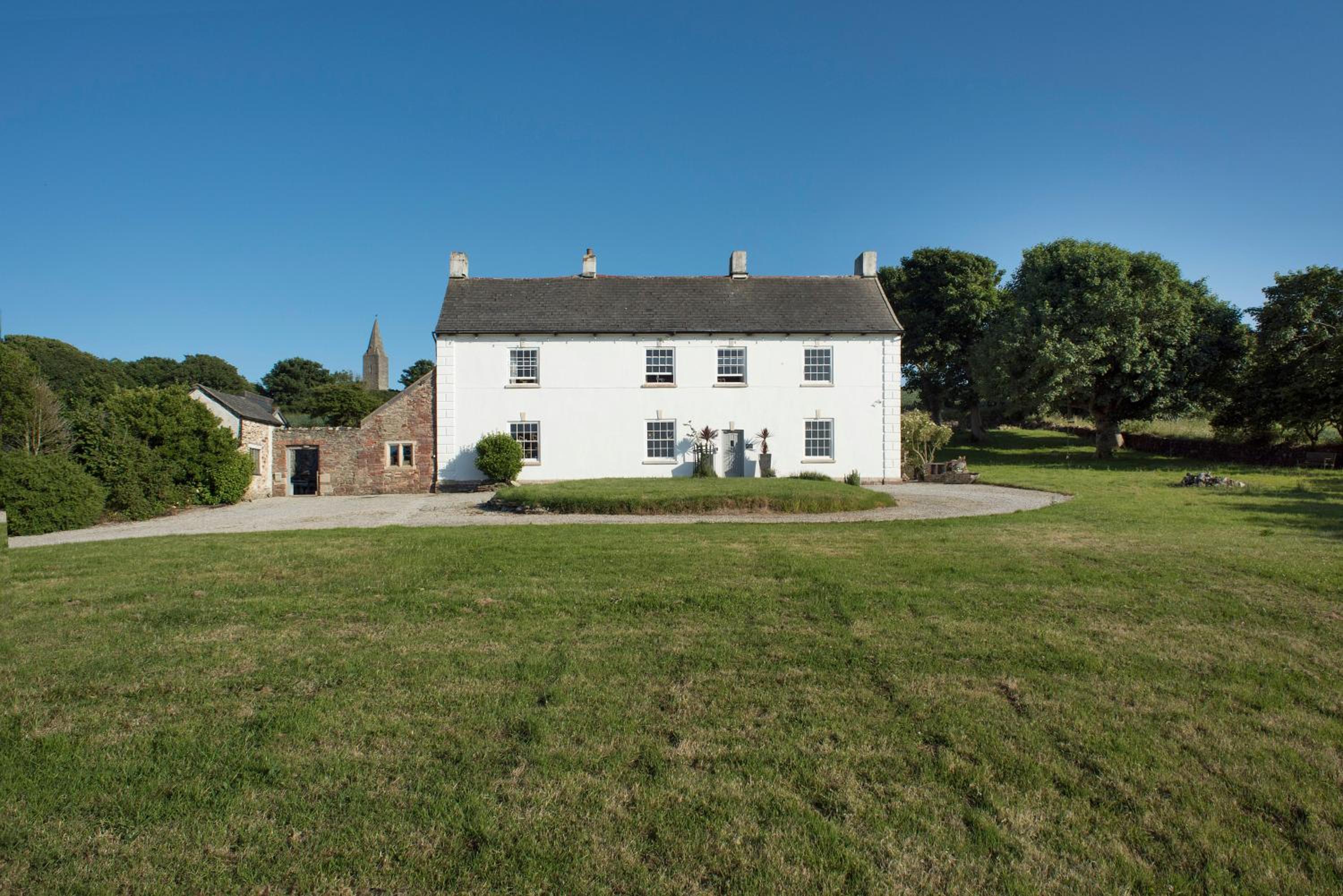Rame Barton Guest House and Pottery