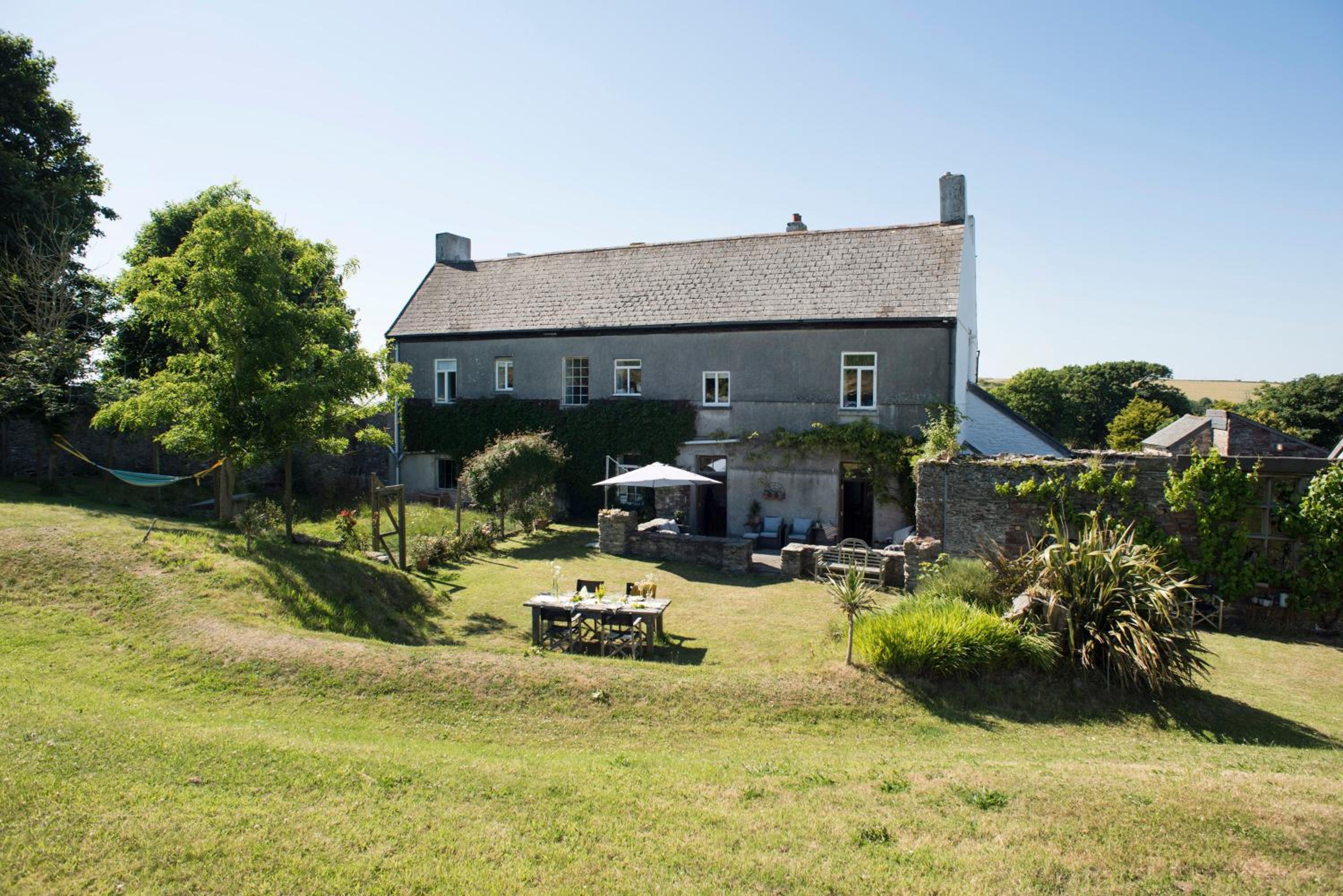 Rame Barton Guest House and Pottery