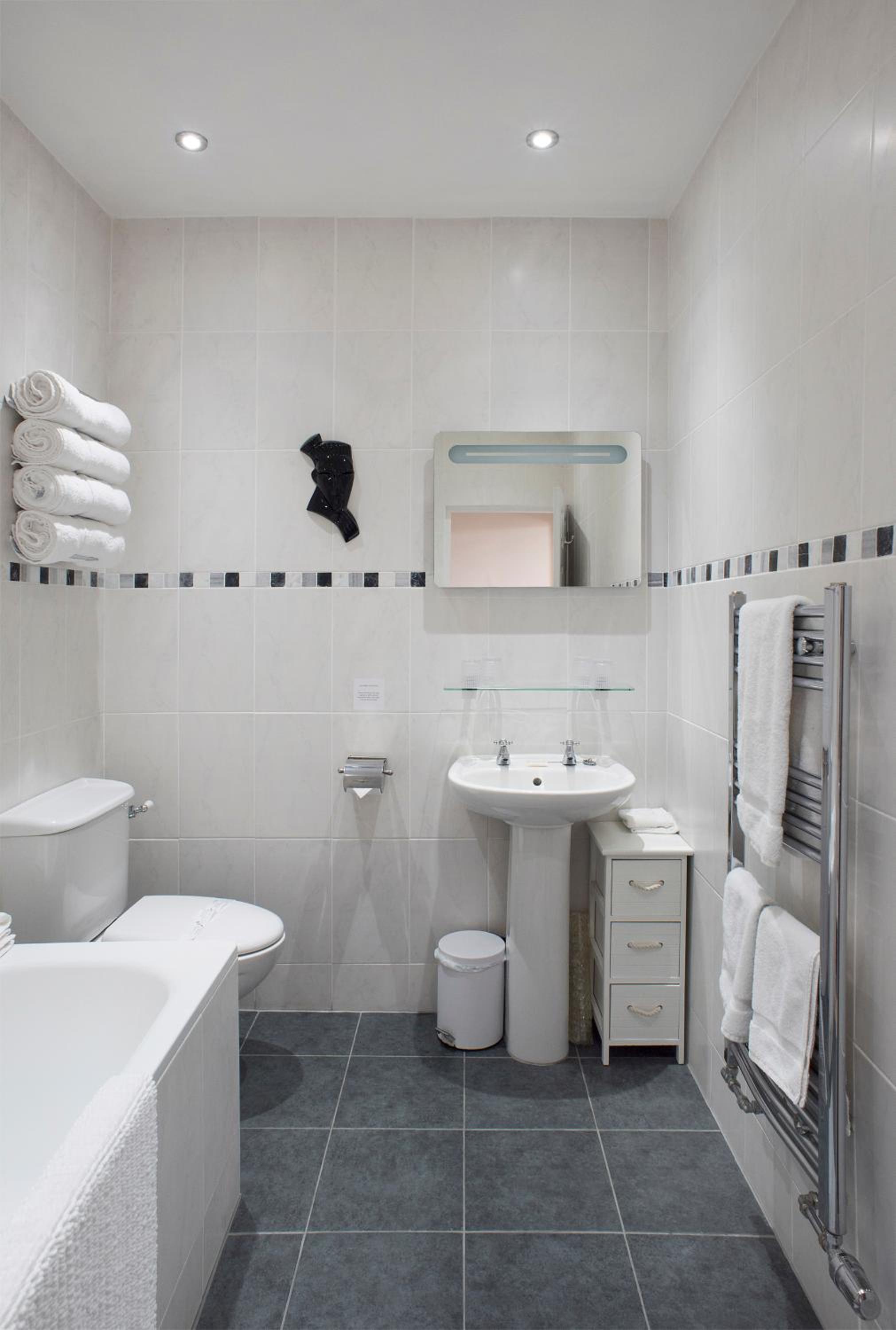 Rame Barton Guest House and Pottery