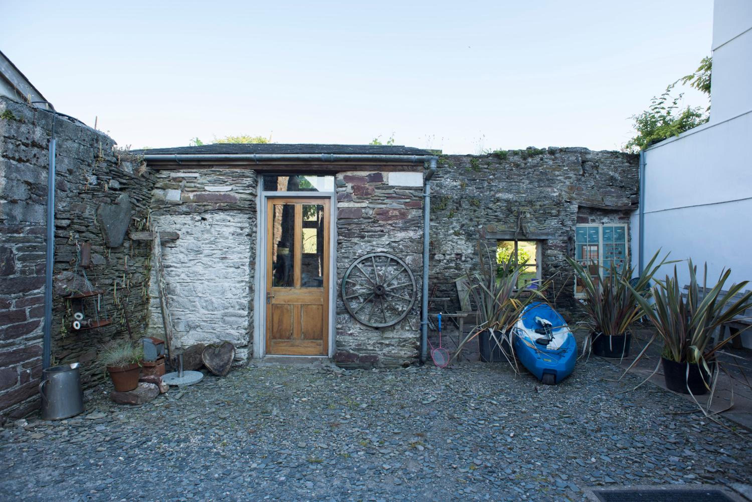 Rame Barton Guest House and Pottery