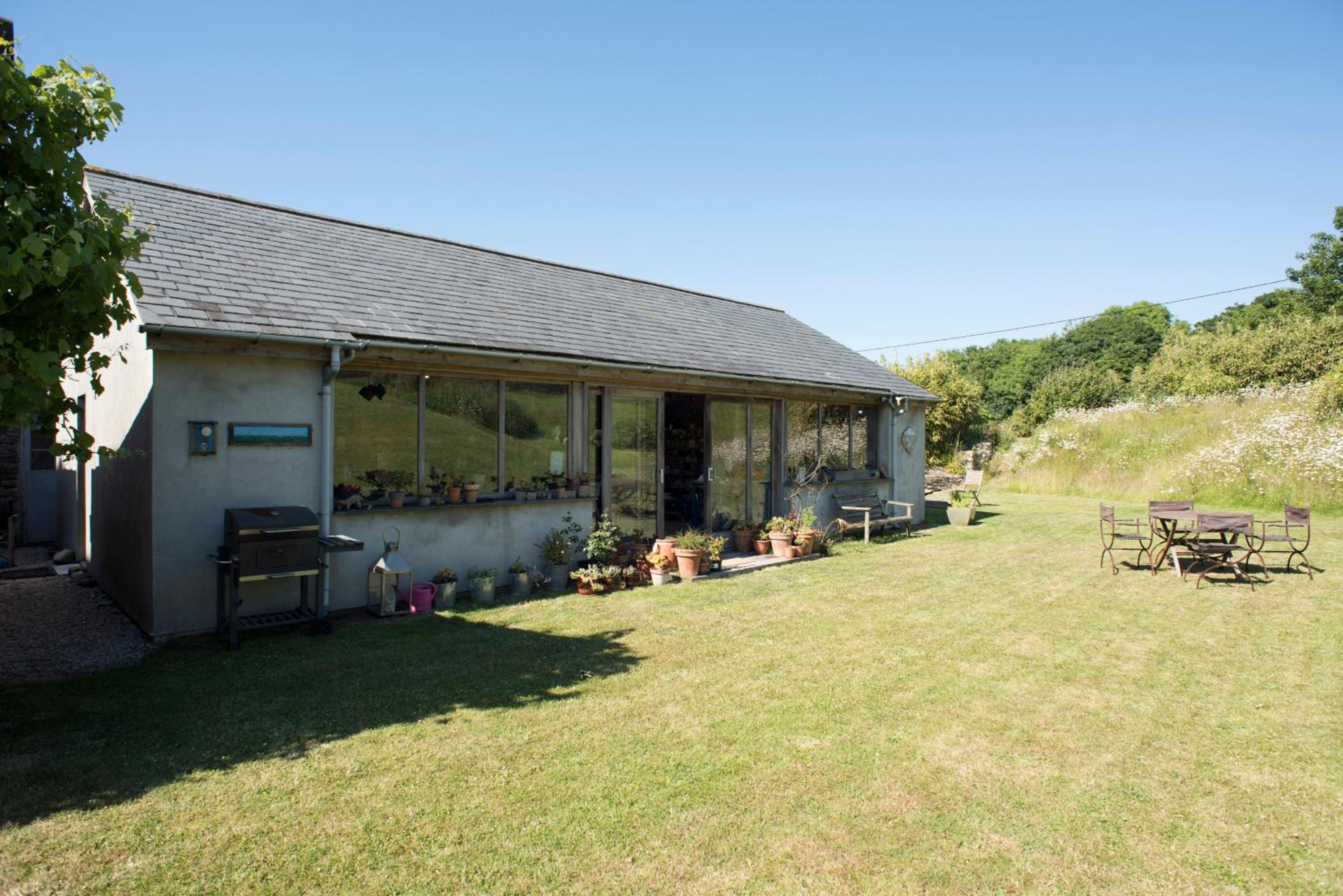 Rame Barton Guest House and Pottery