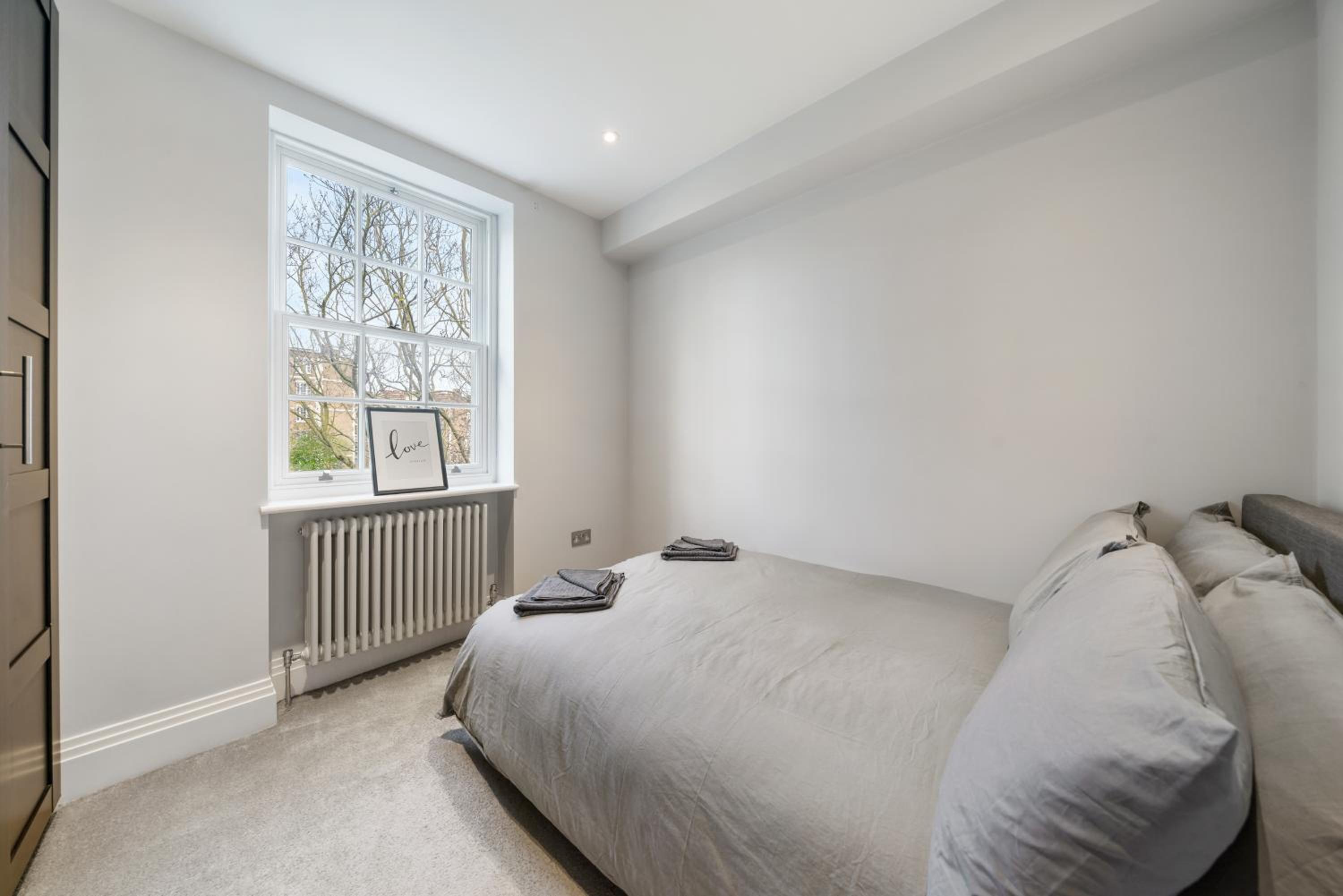 Modern 4 Bedroom Townhouse with Cinema Room in the heart of London SE1