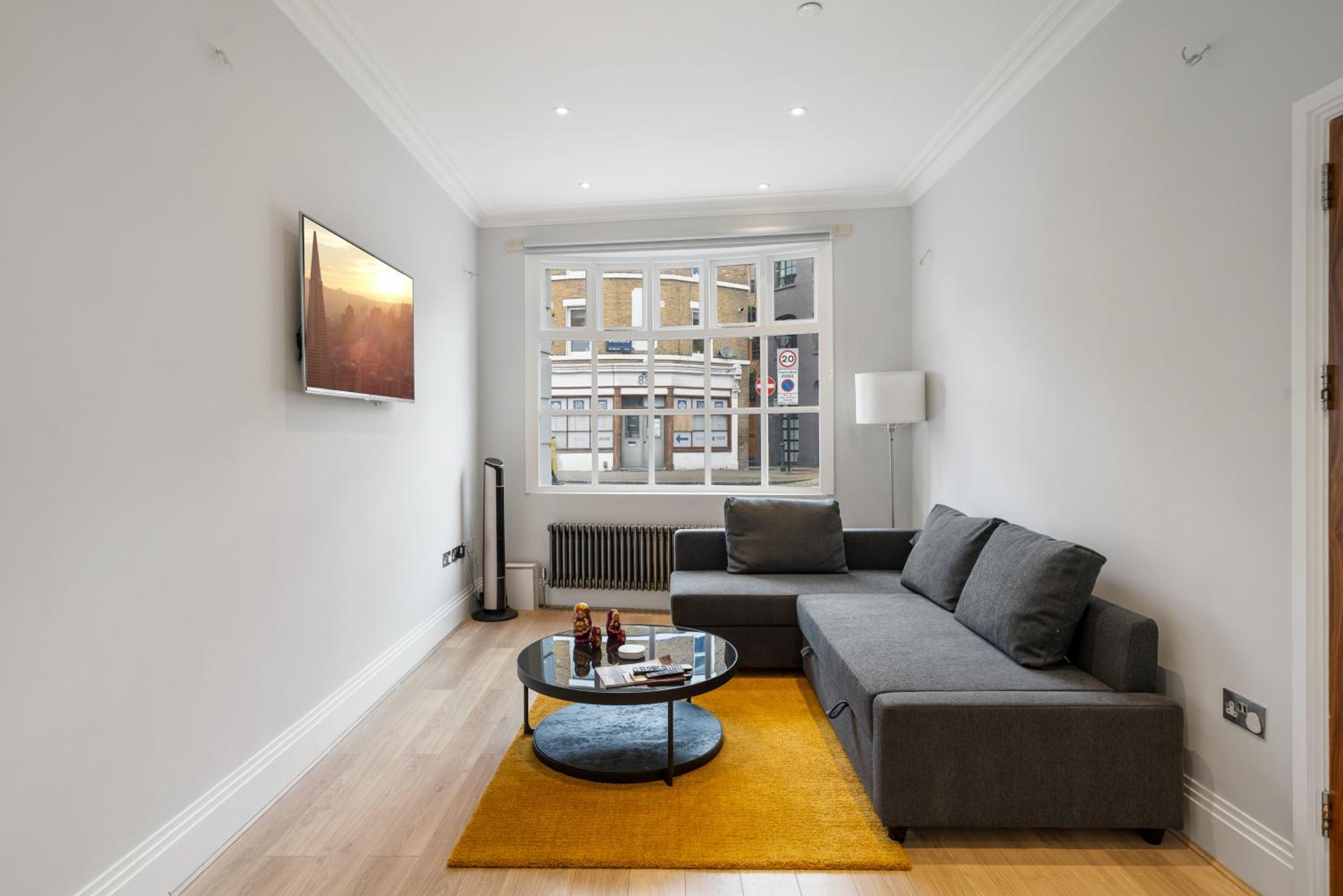 Modern 4 Bedroom Townhouse with Cinema Room in the heart of London SE1