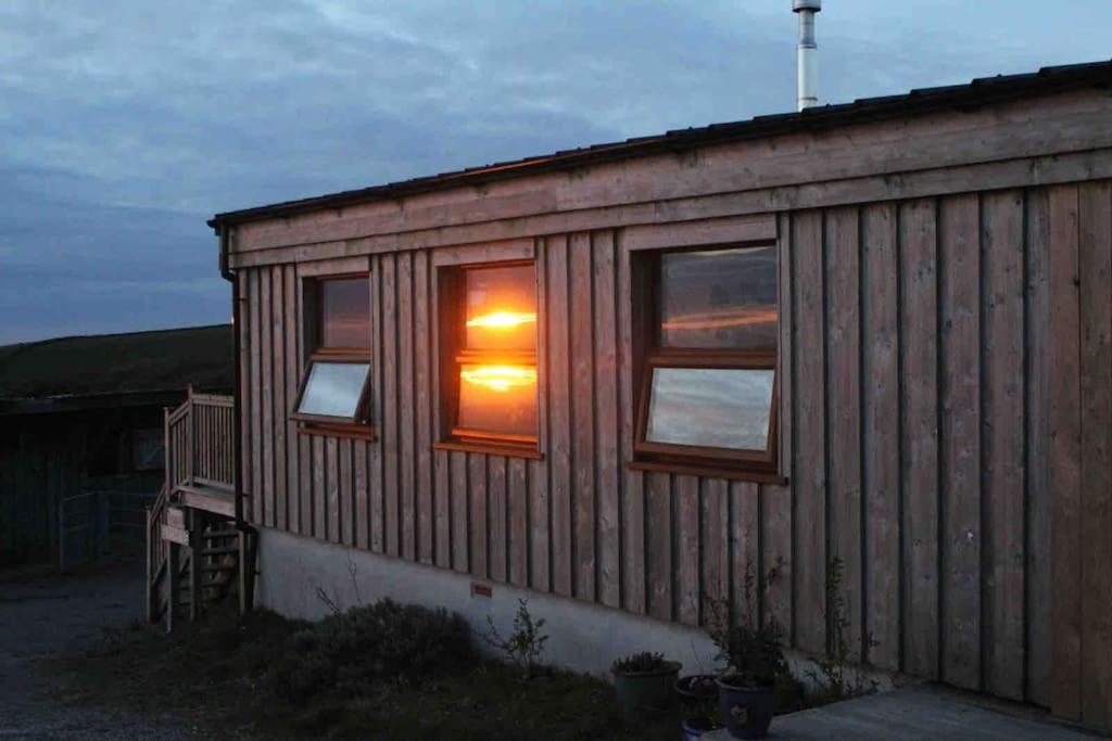 Spacious cabin on isolated farm with sea view
