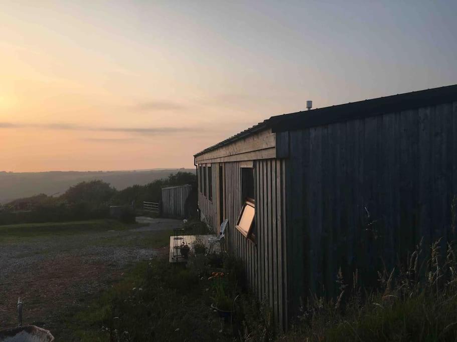 Spacious cabin on isolated farm with sea view