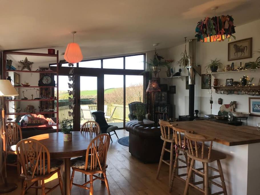 Spacious cabin on isolated farm with sea view