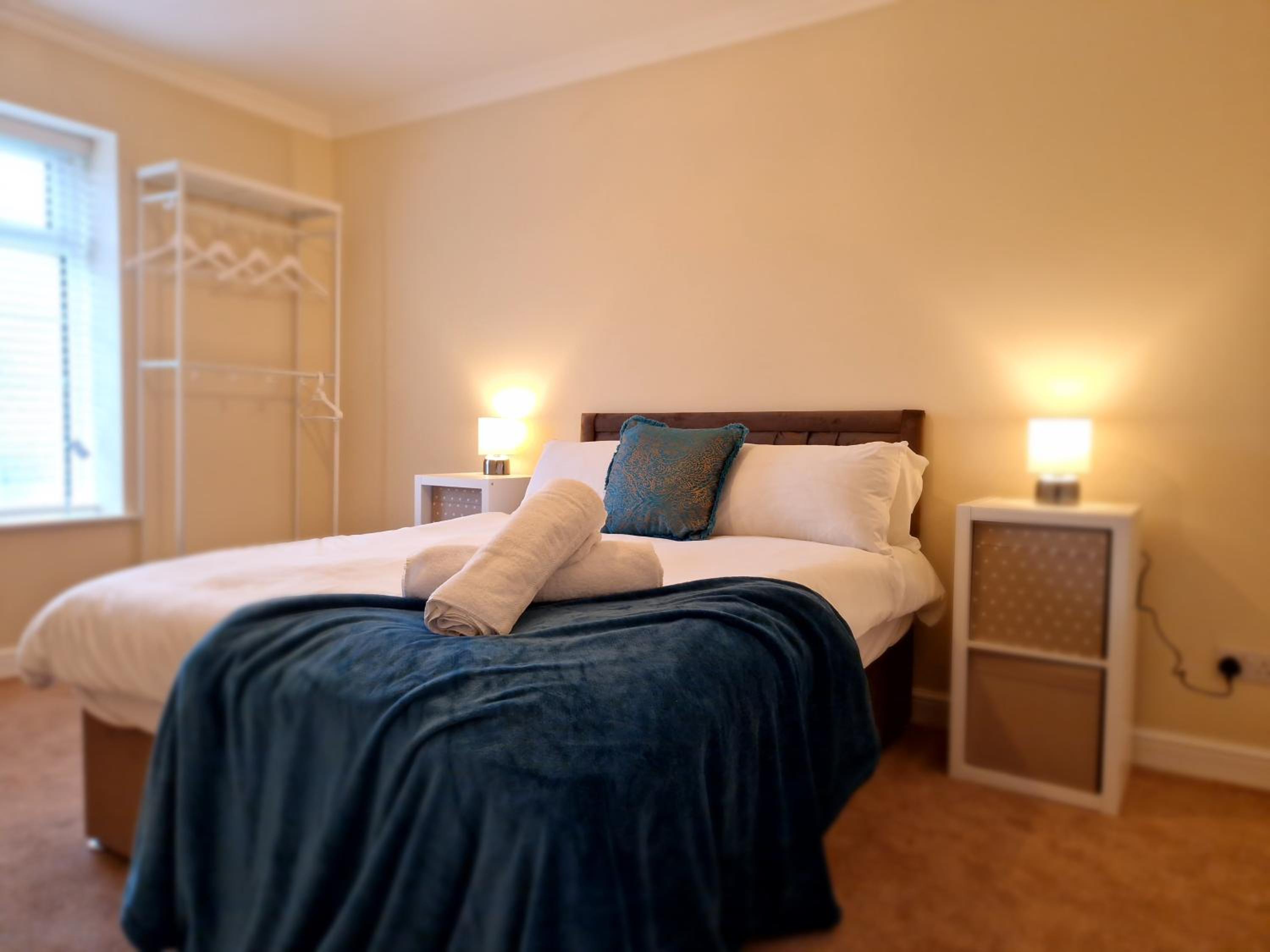 Lewis Gethin House, Newly renovated cottage sleeps 9, close to bike park wales view 4